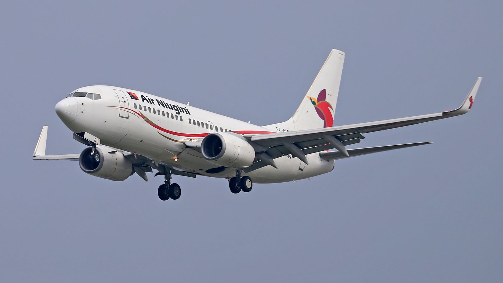 Air niugini boeing 737 700 in flight closeup, Niger