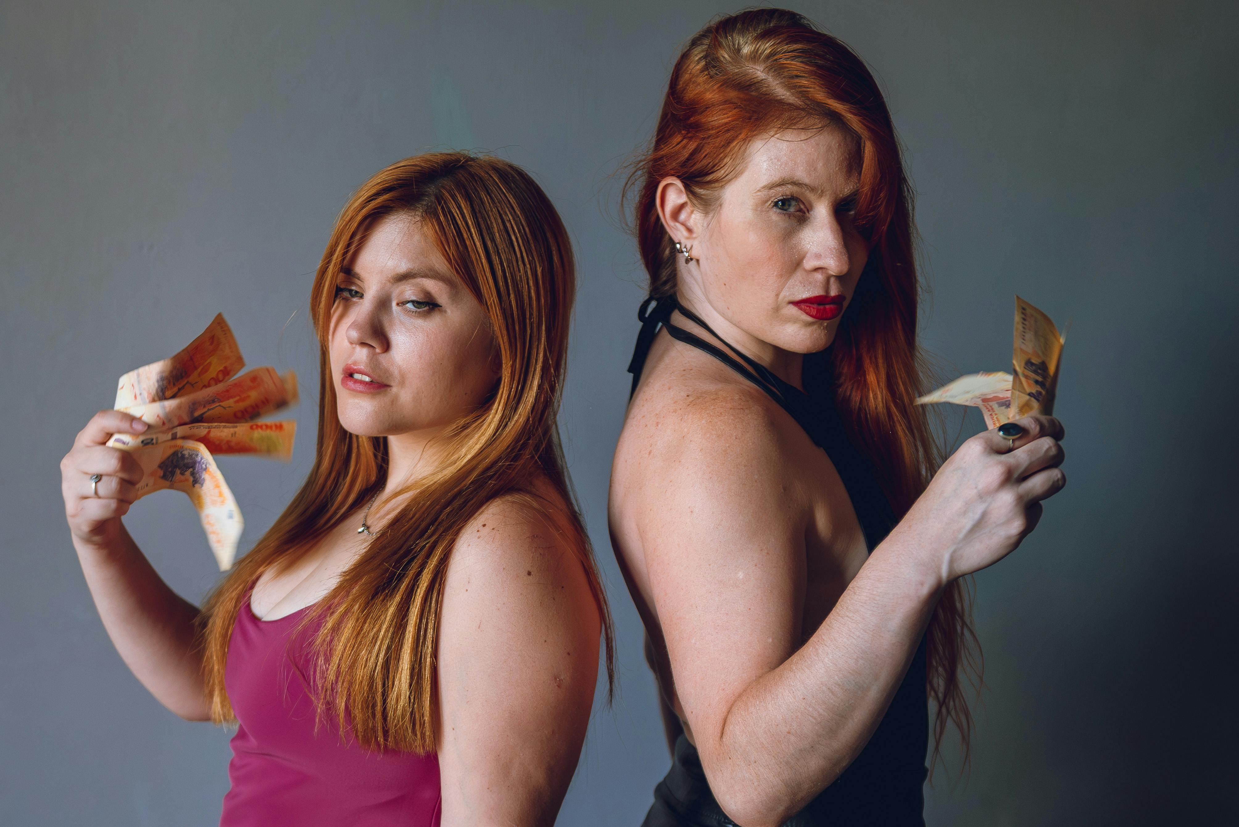How Slovak women invest: New data on risk, Bitcoin and financial independence — Photo by Walter Medina Foto on Pexels