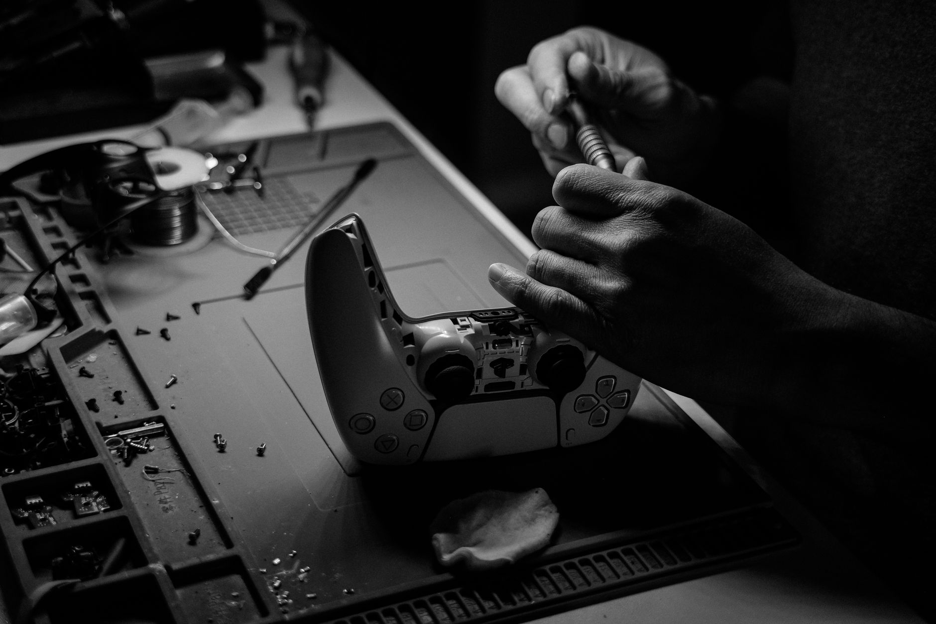 PS3を自分で修理できる?自己修理のリスクと限界