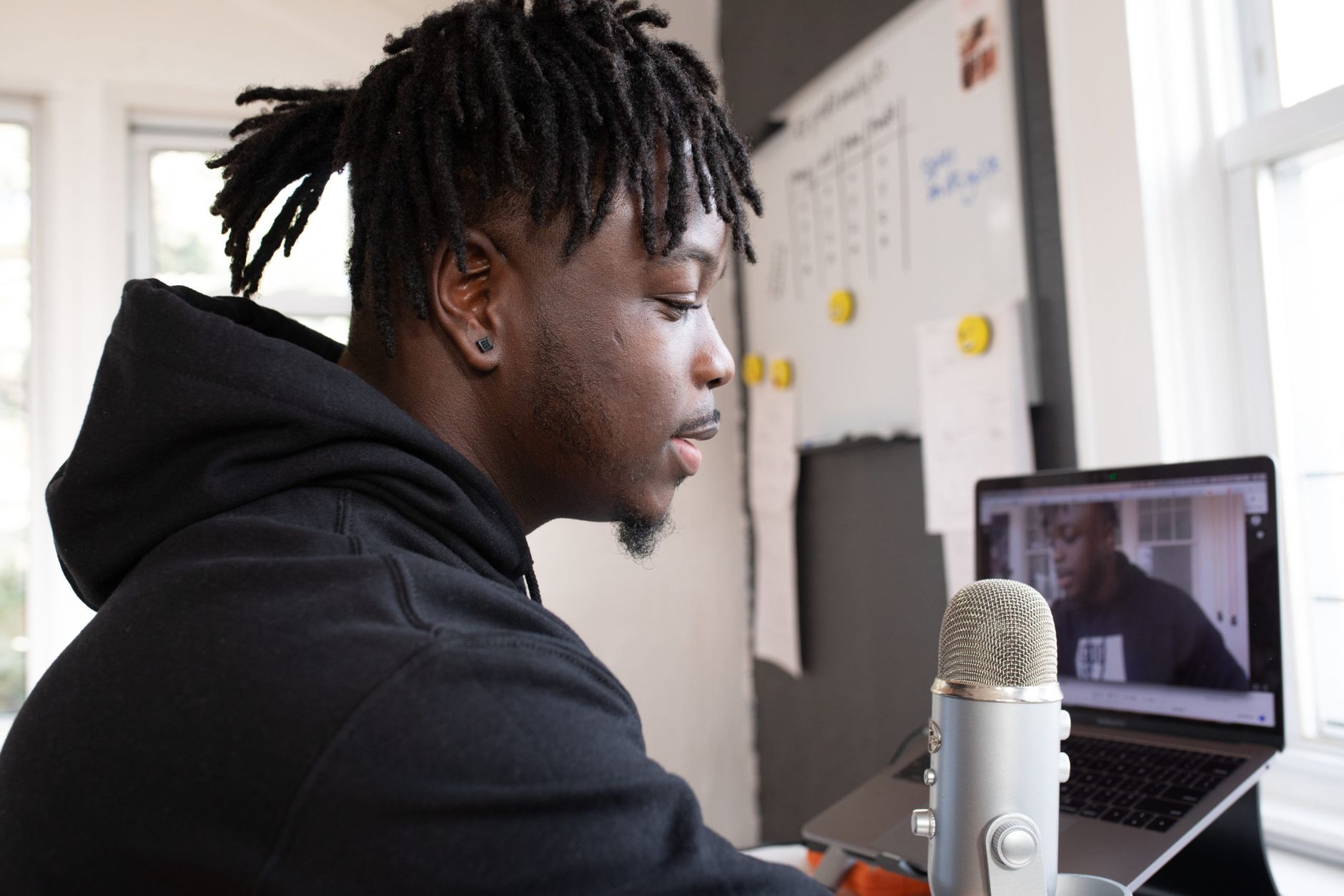 budget microphone for video calls under 100