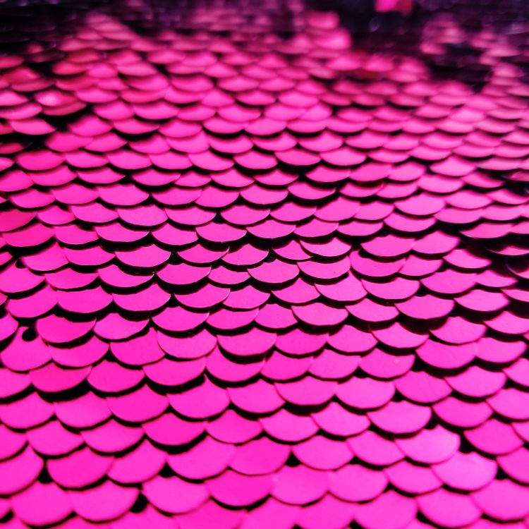 Escamas Rosa Primer Plano De Un Patrón De Escamas De Color Rosa Vibrante · Foto de ...