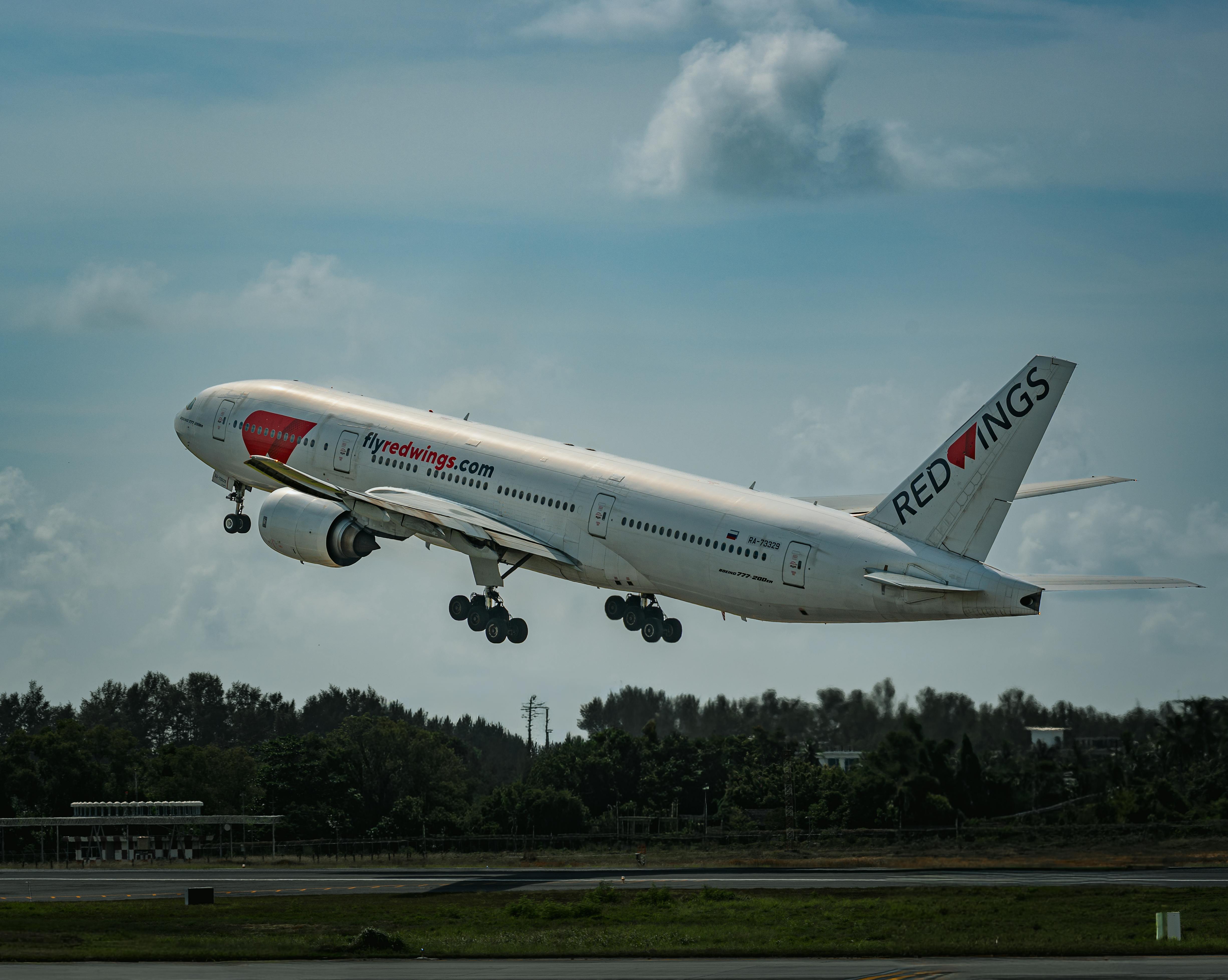 Guide To Earning And Redeeming Frequent Flyer Miles — Photo by Optical Chemist on Pexels