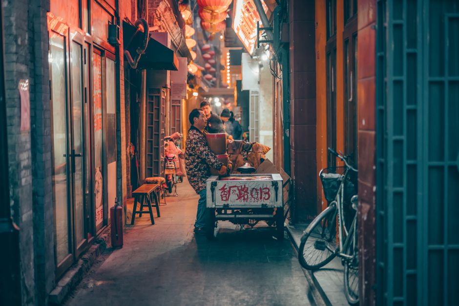 配图