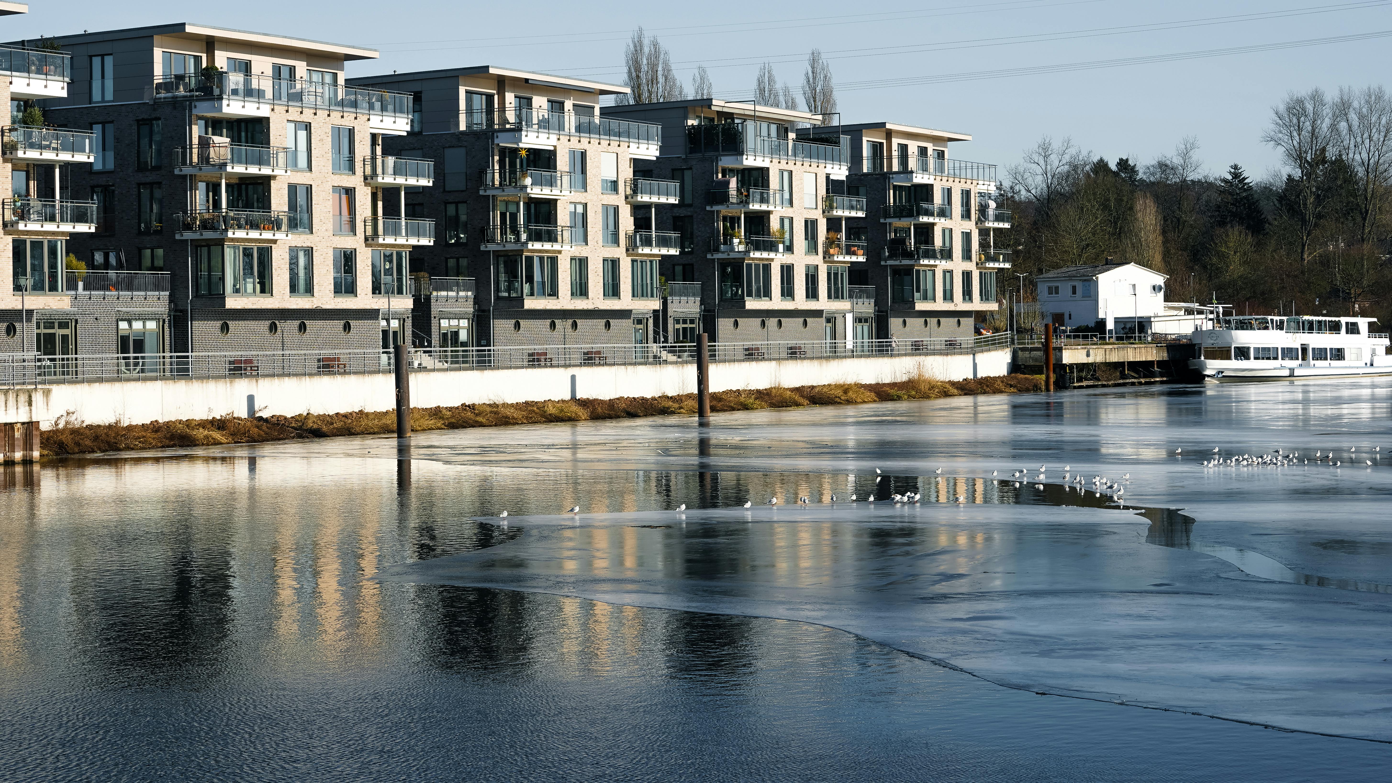 We’ve built a property management tool for small landlords — Photo by Wolfgang Weiser on Pexels
