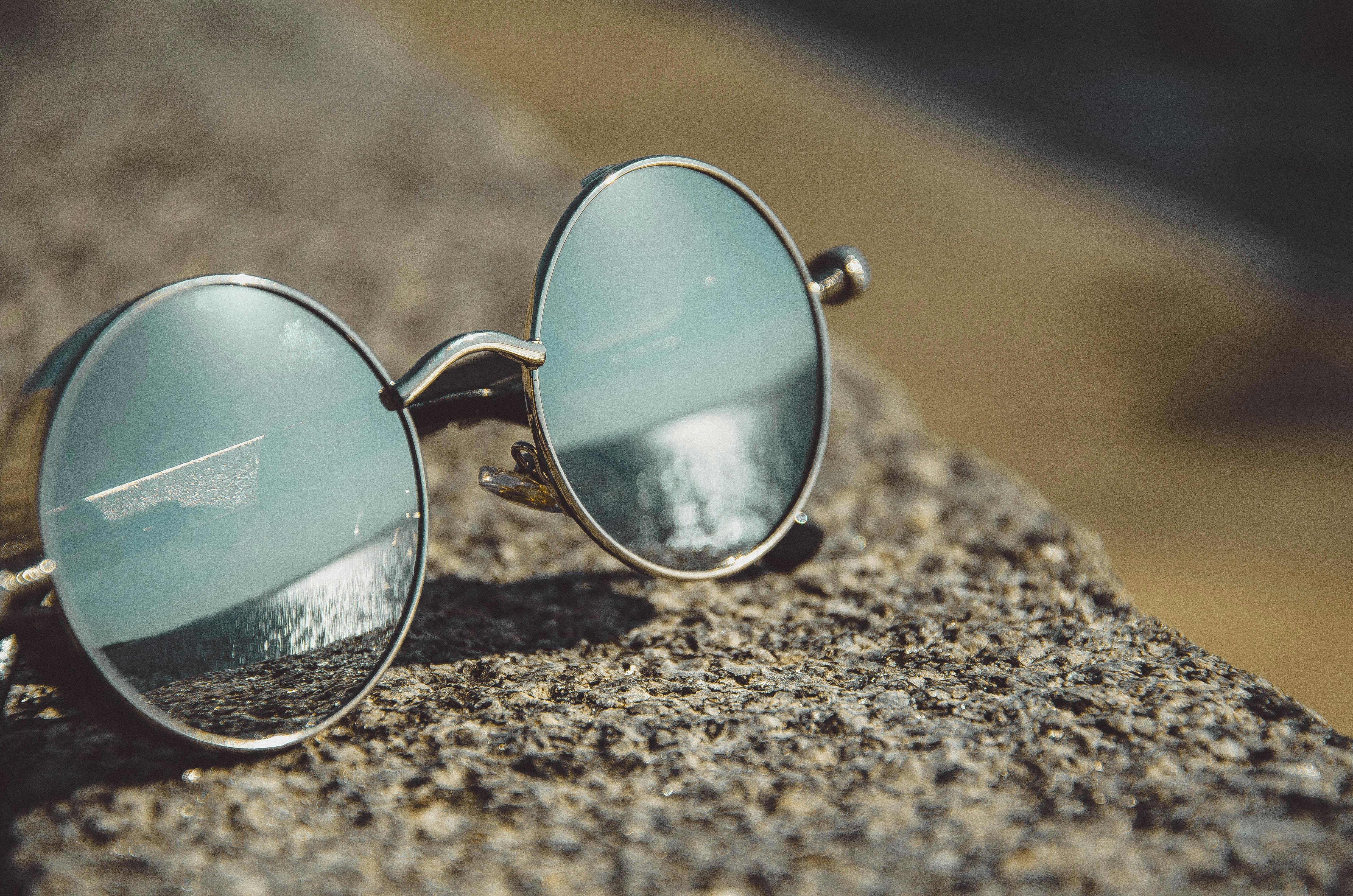 Kostenloses Foto zum Thema brille, brillen, ferien