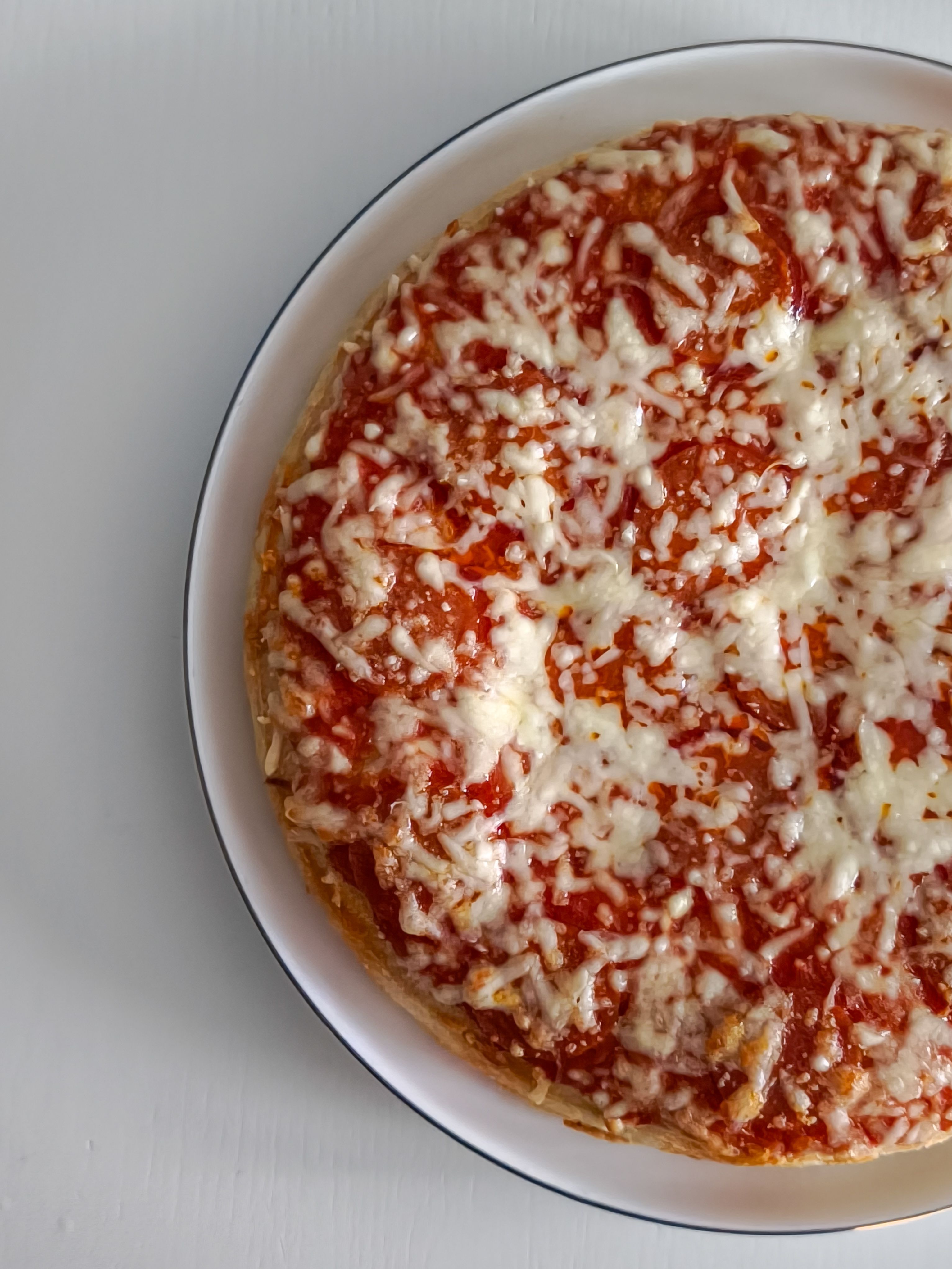 frozen pizza cooking in air fryer