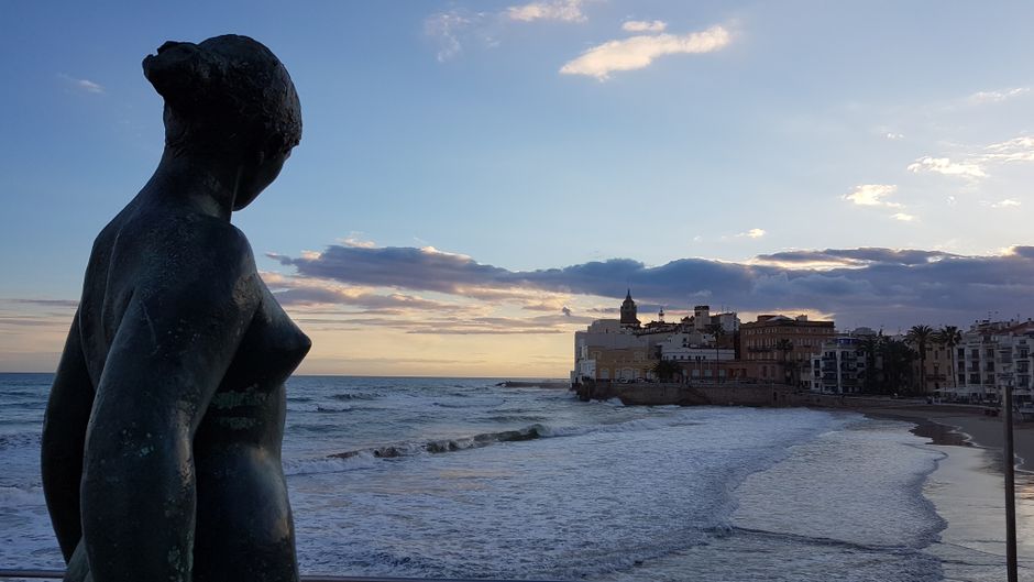 Strand en boulevard van Sitges