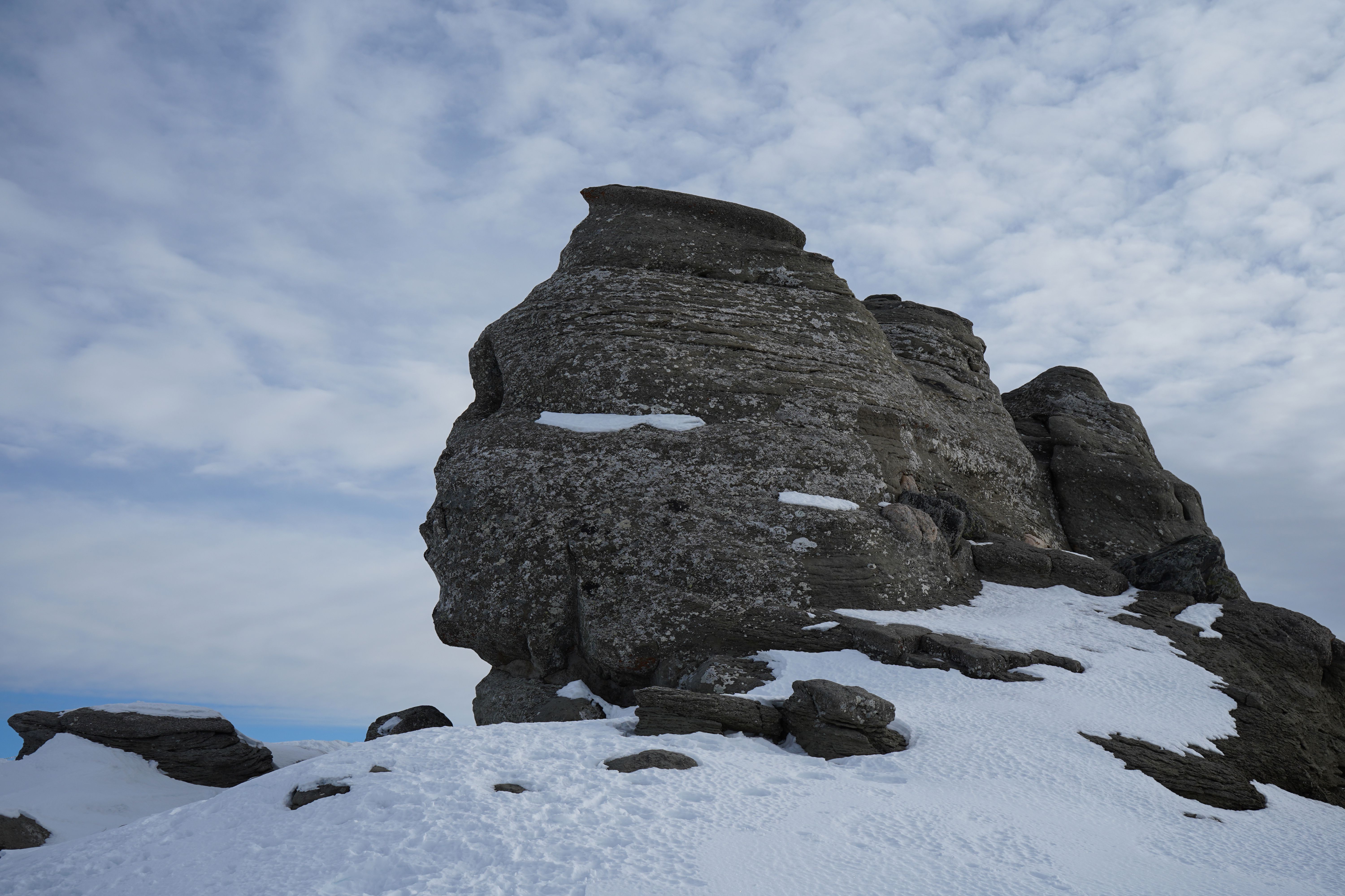 Peak District Winter Walks: Why It's Beautiful in Frost and Snow (and How to Stay Safe)
