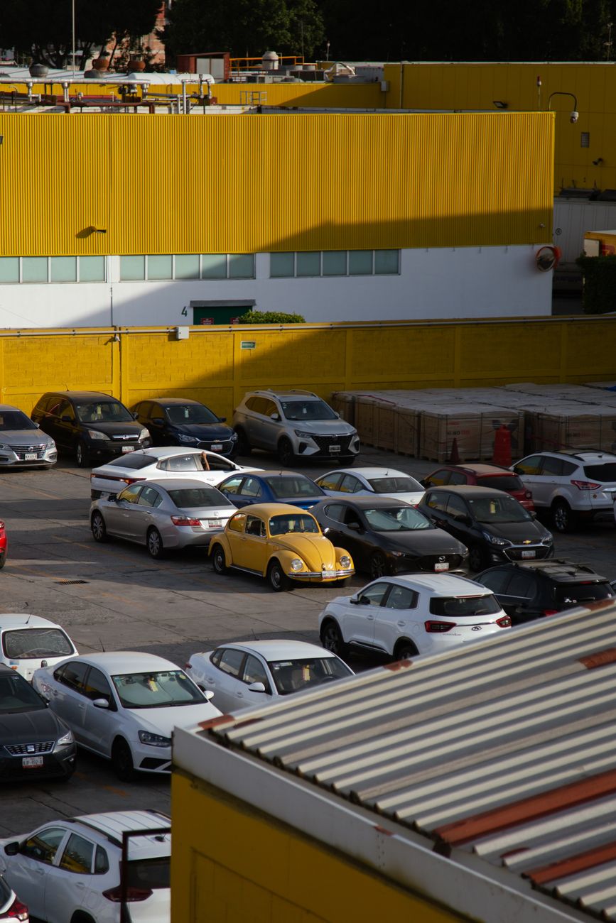 Técnicas de Estacionamiento en Cuesta con Freno de Mano: Evaluación de Precisión y Control