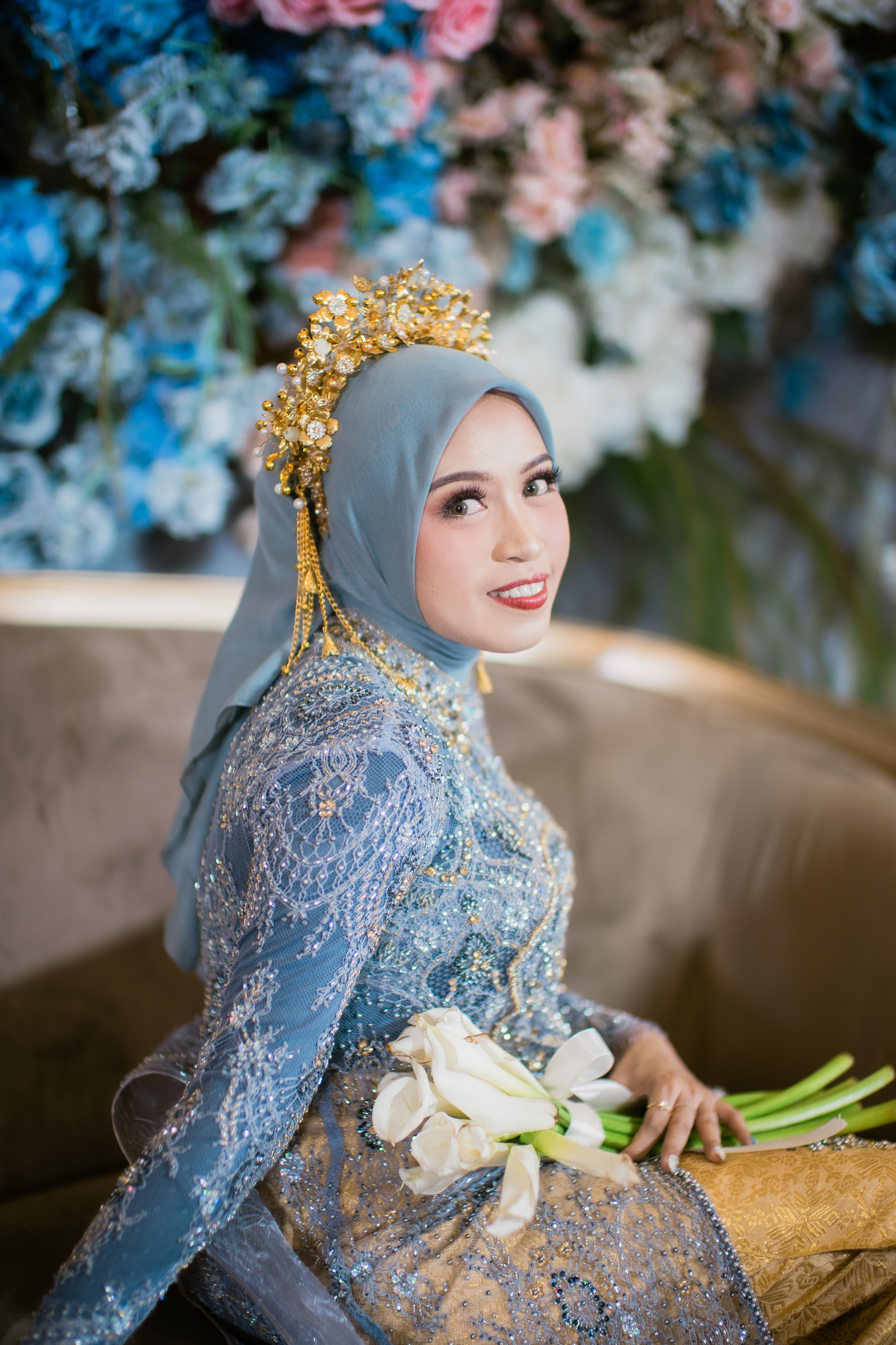 Elegant Bride in Traditional Indonesian Attire · Free Stock Photo