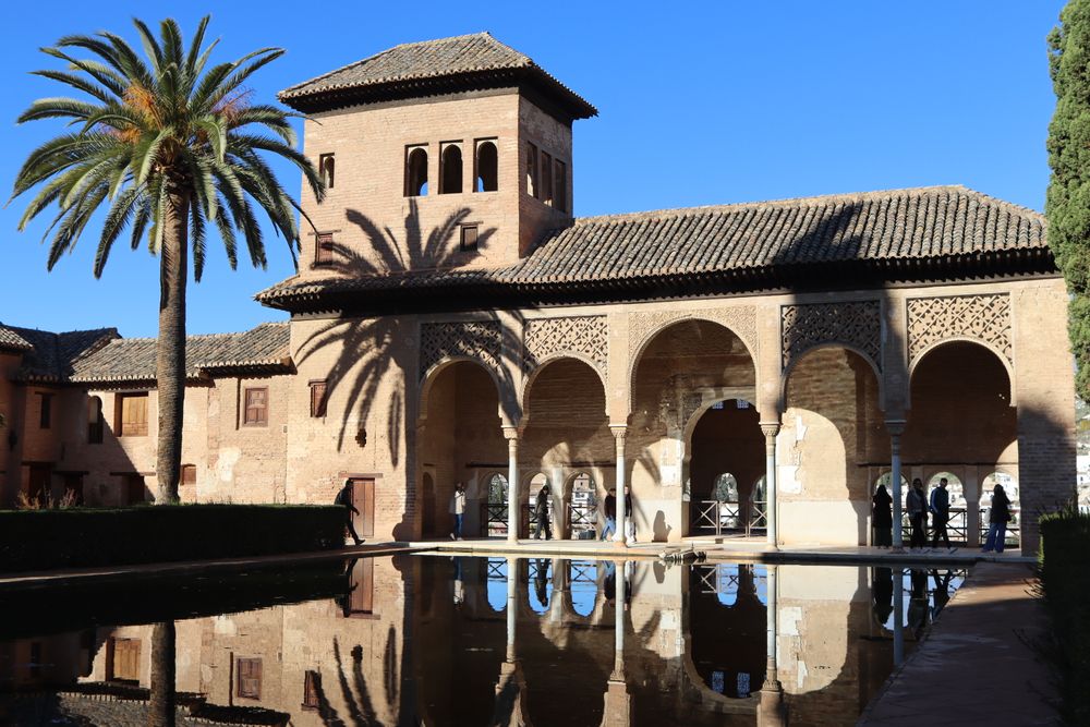 Turnurile fortăreței Alcazaba din Alhambra, Granada