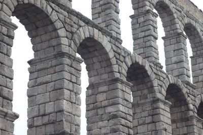 Ancient Roman Concrete Had Self-Healing Properties