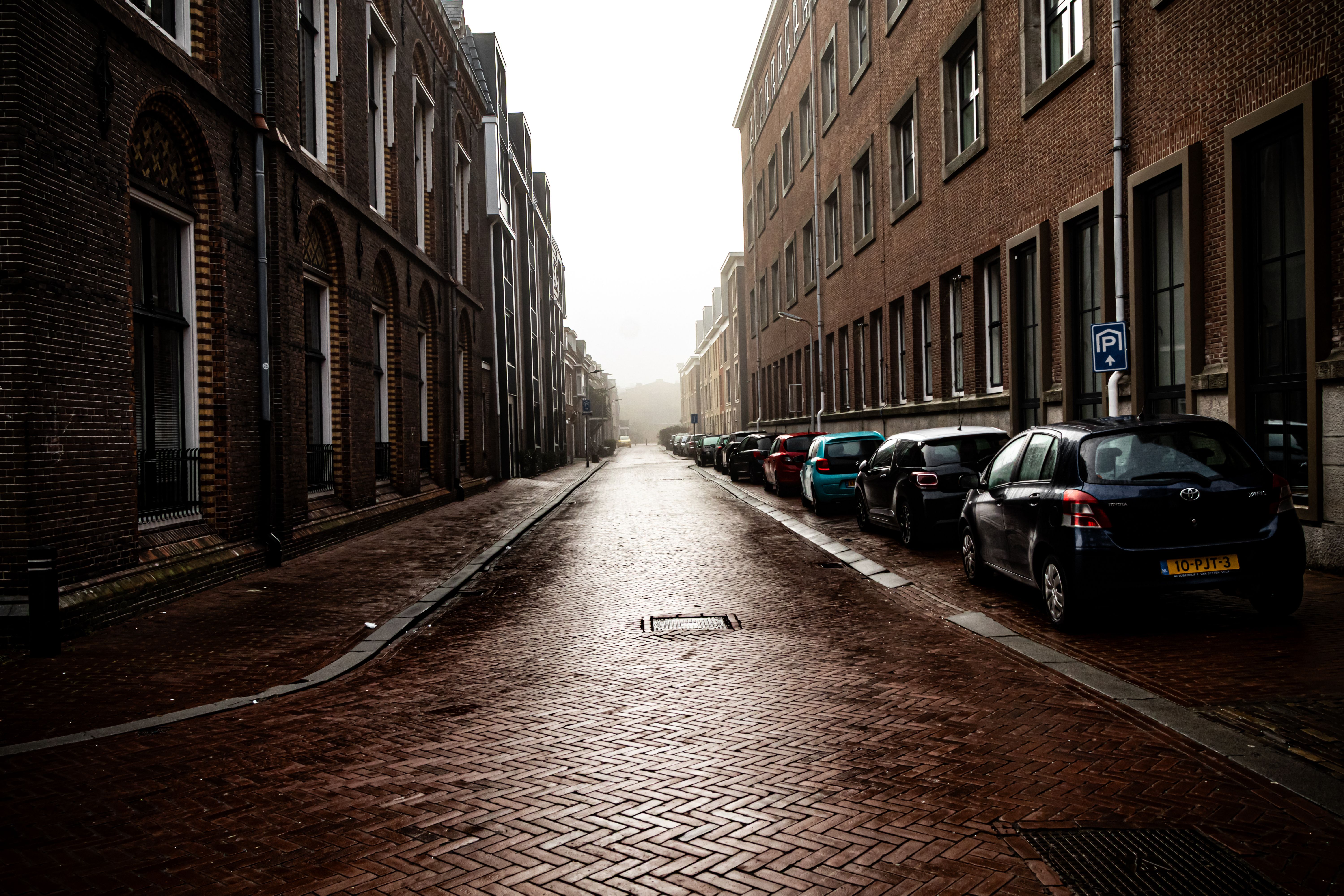 Retractable bollards and a narrow one-way street at the edge of Utrecht's car-restricted centre