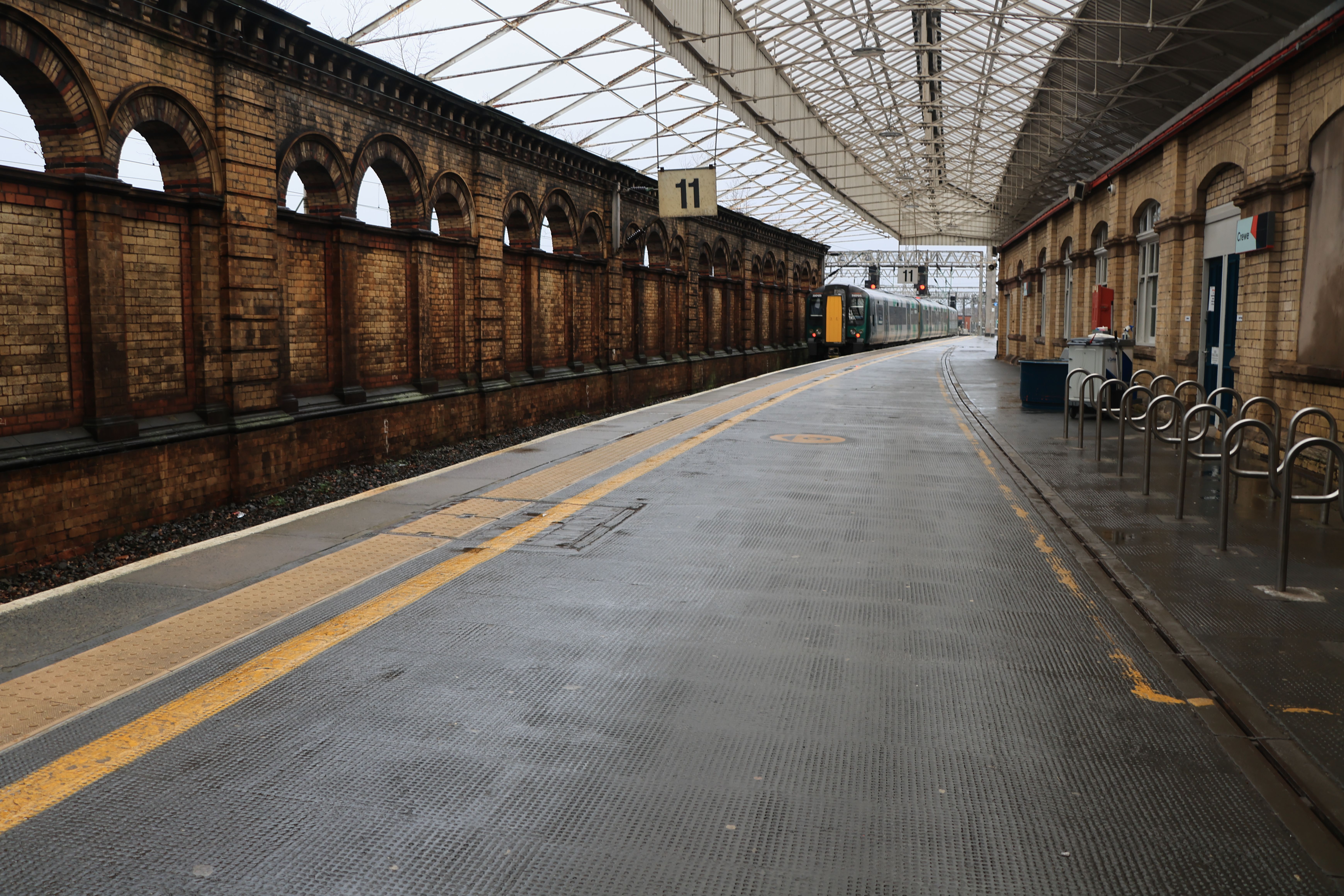 Step-free ramp at Reading station platform