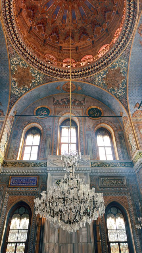 Free Explore the stunning interior and ornate dome of an Istanbul mosque, capturing rich history and culture. Stock Photo