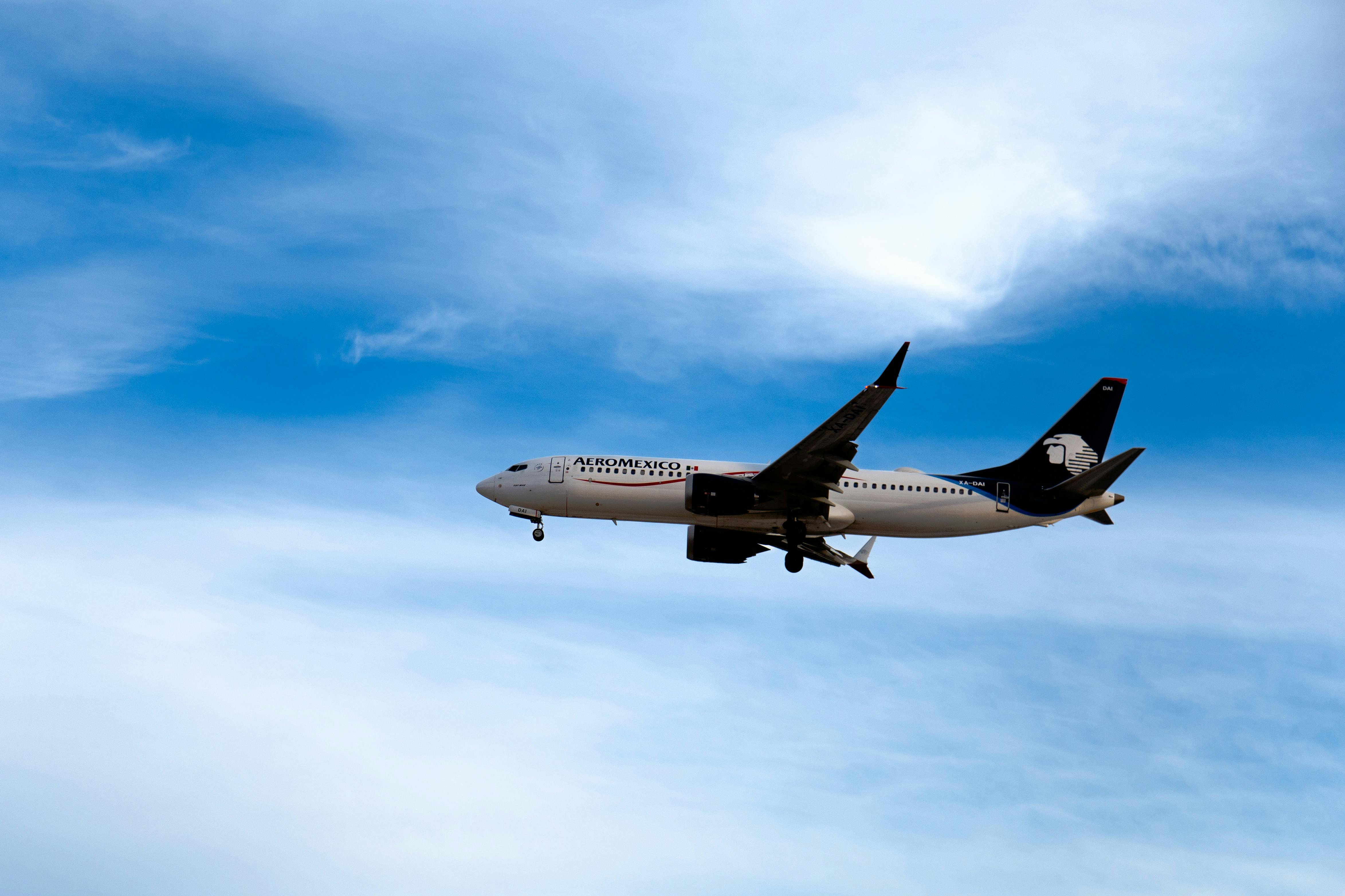 How Frequent Flyers Really Use Airline Miles (2026 Guide) — Photo by Mauricio Moreno on Pexels