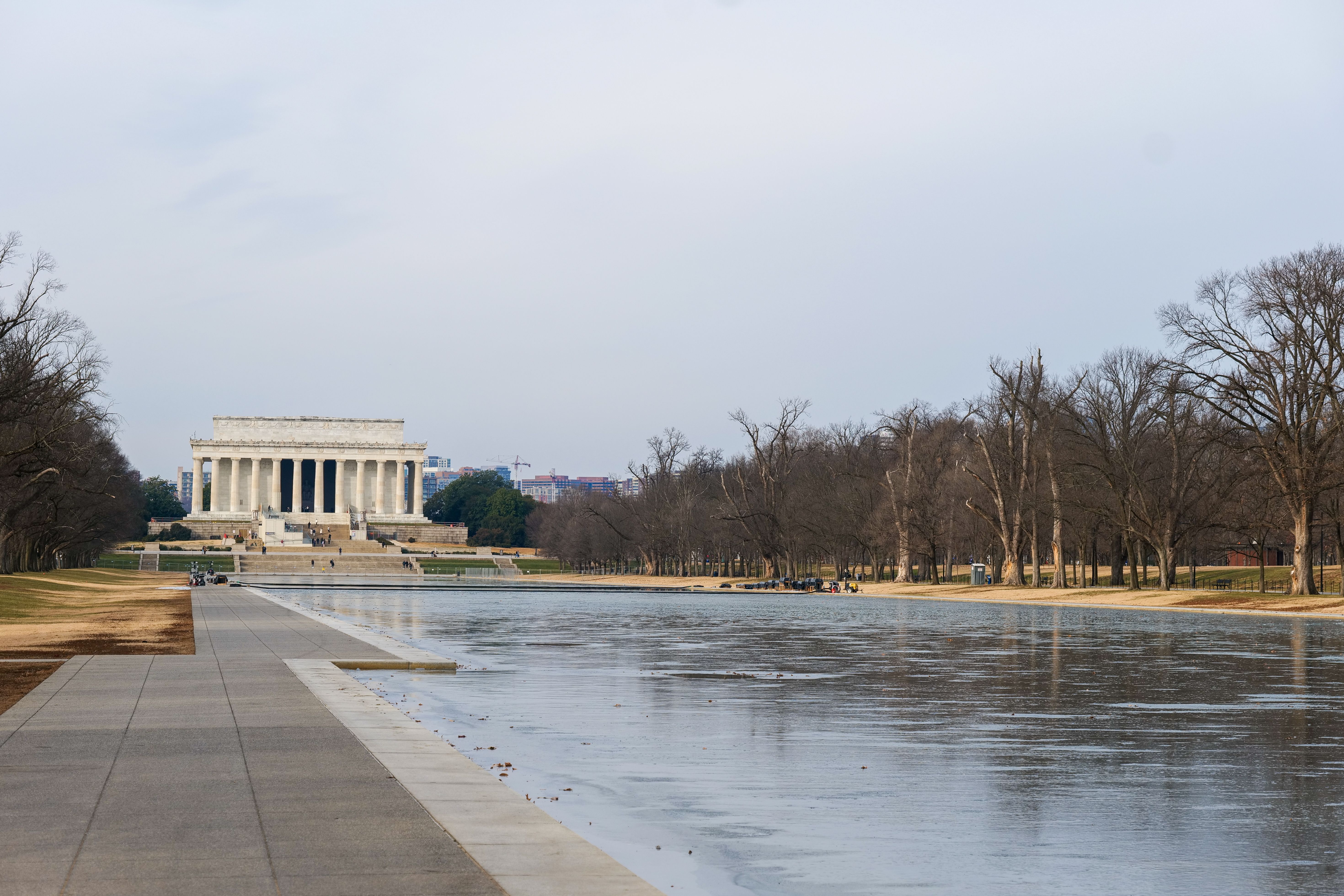 DOJ drops charges against Olympian in reflecting pool case