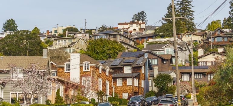 Safest neighborhoods in Glendale with quiet hillside streets