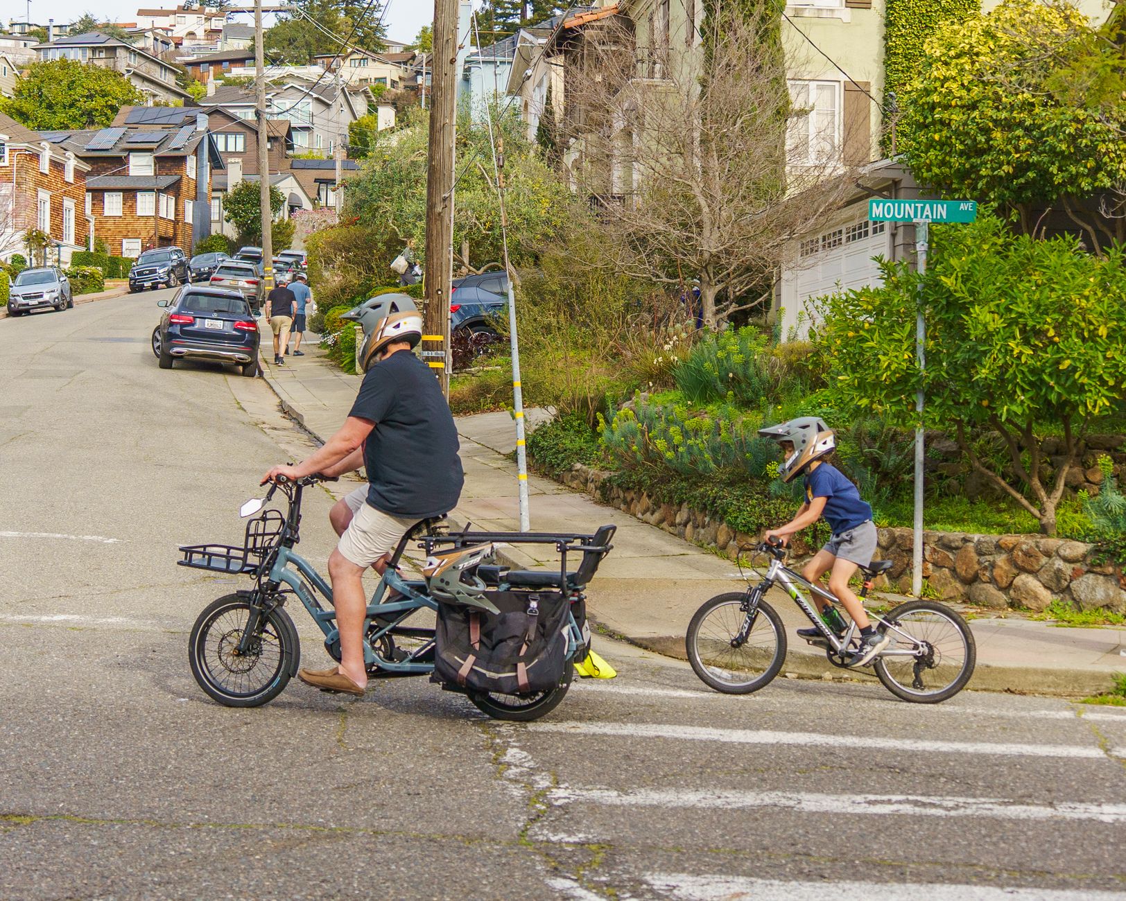 Electric cargo bike with kids