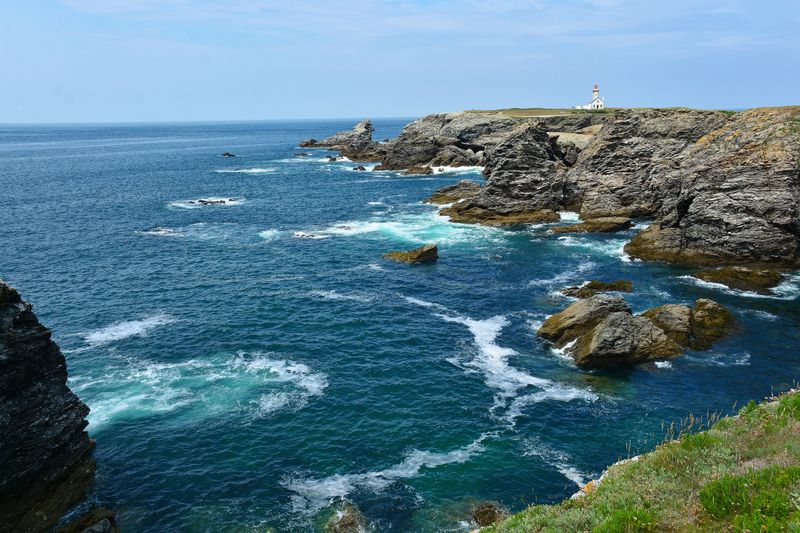 Côte bretonne et phare : zones de vol drone réglementées en Ille-et-Vilaine
