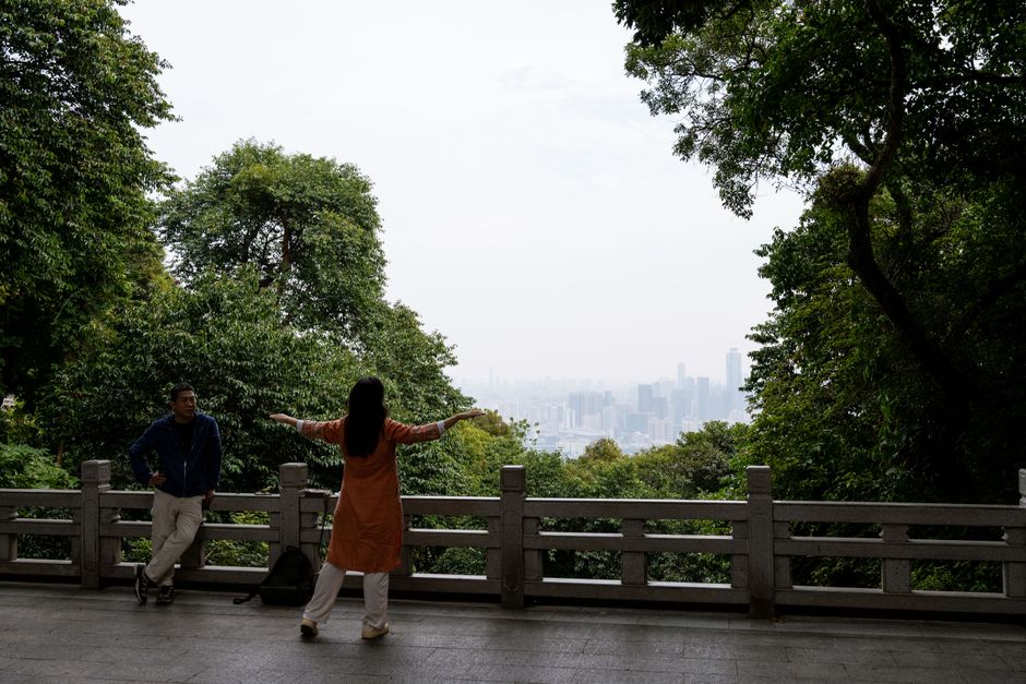 Trips from Guangzhou — Zhaoqing: Seven Star Crags & Ancient City Walls