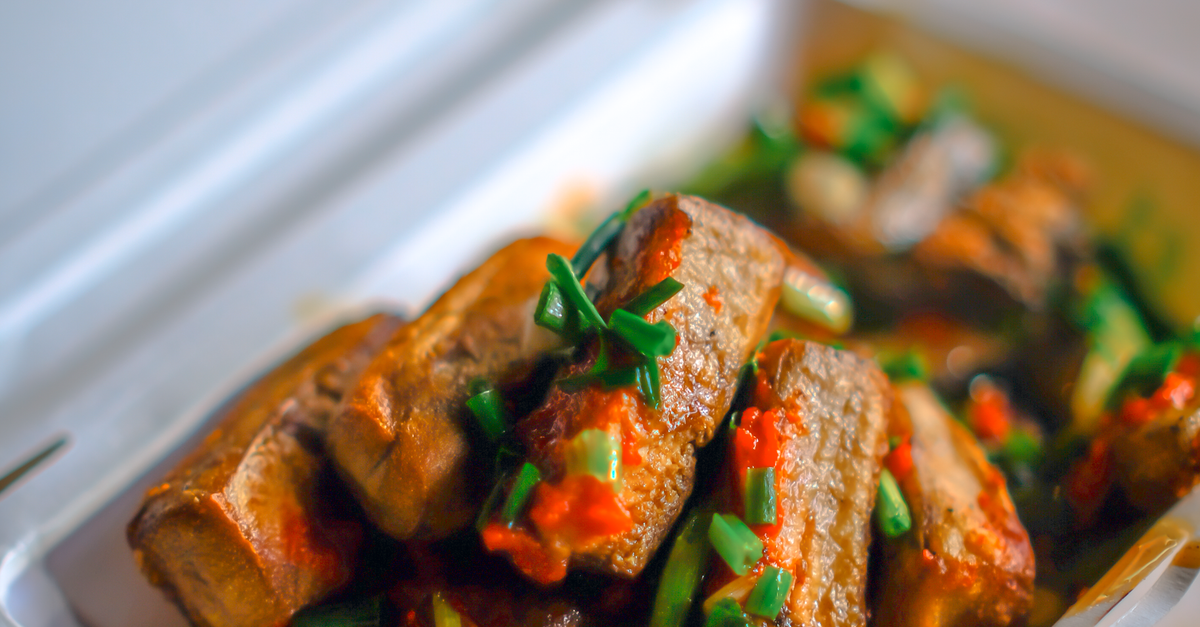 Deluxe Ultimate Ribs Delicious Grilled Ribs in Takeout Box · Free Stock Photo