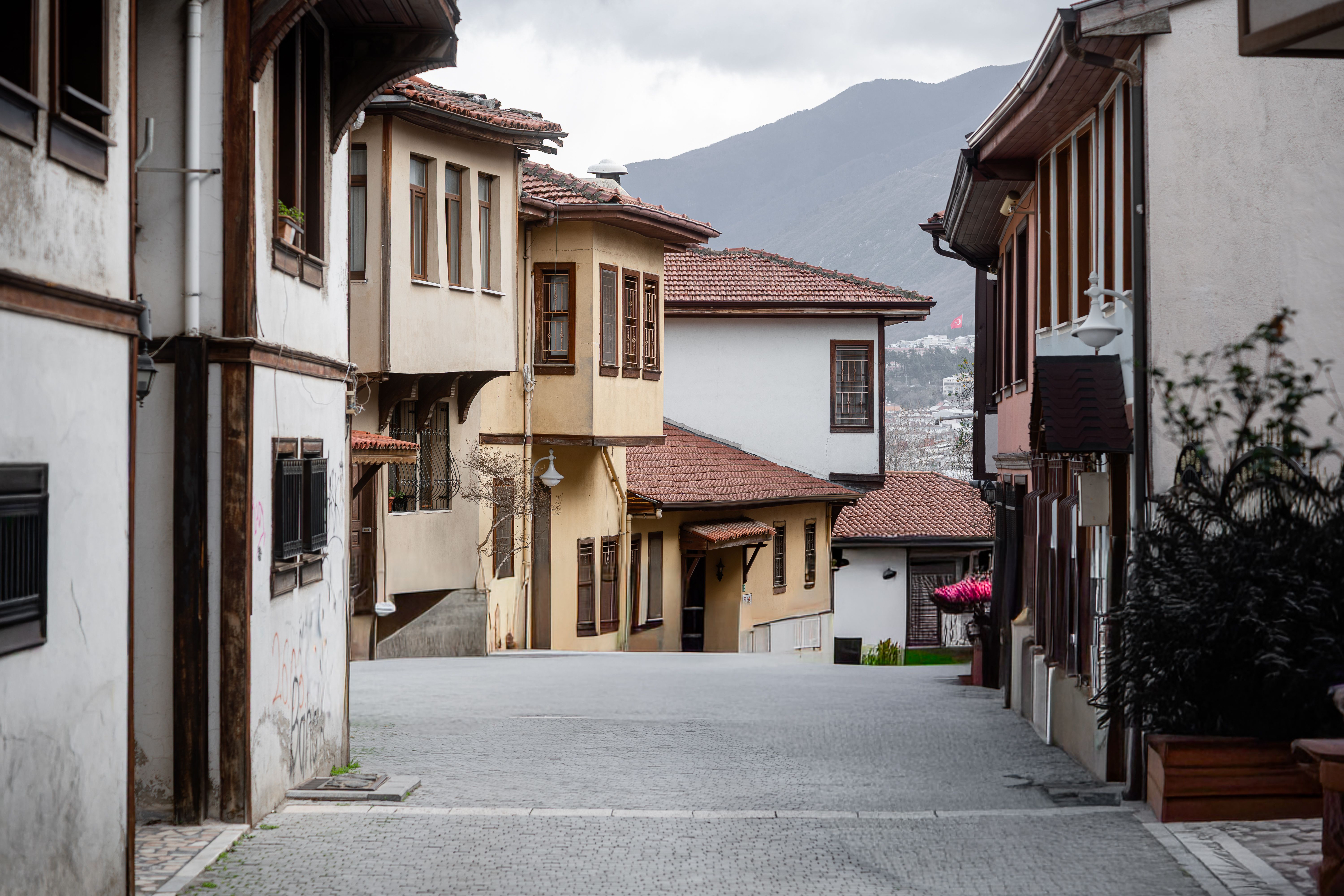 Historic Street with Traditional Architecture · Free Stock Photo