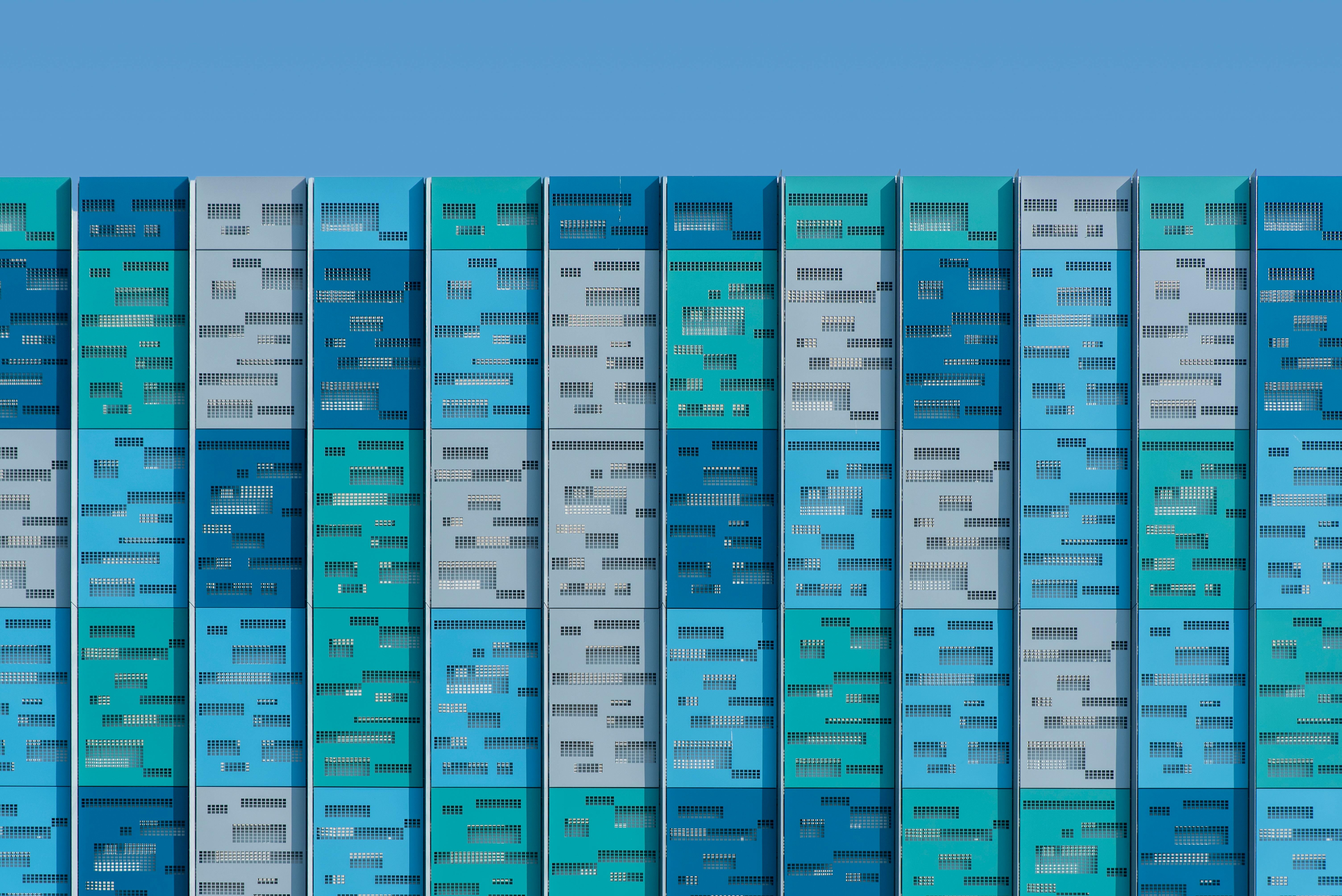 Gratis Fachada de edificio moderno y colorido que muestra patrones geométricos en Amersfoort. Foto de stock
