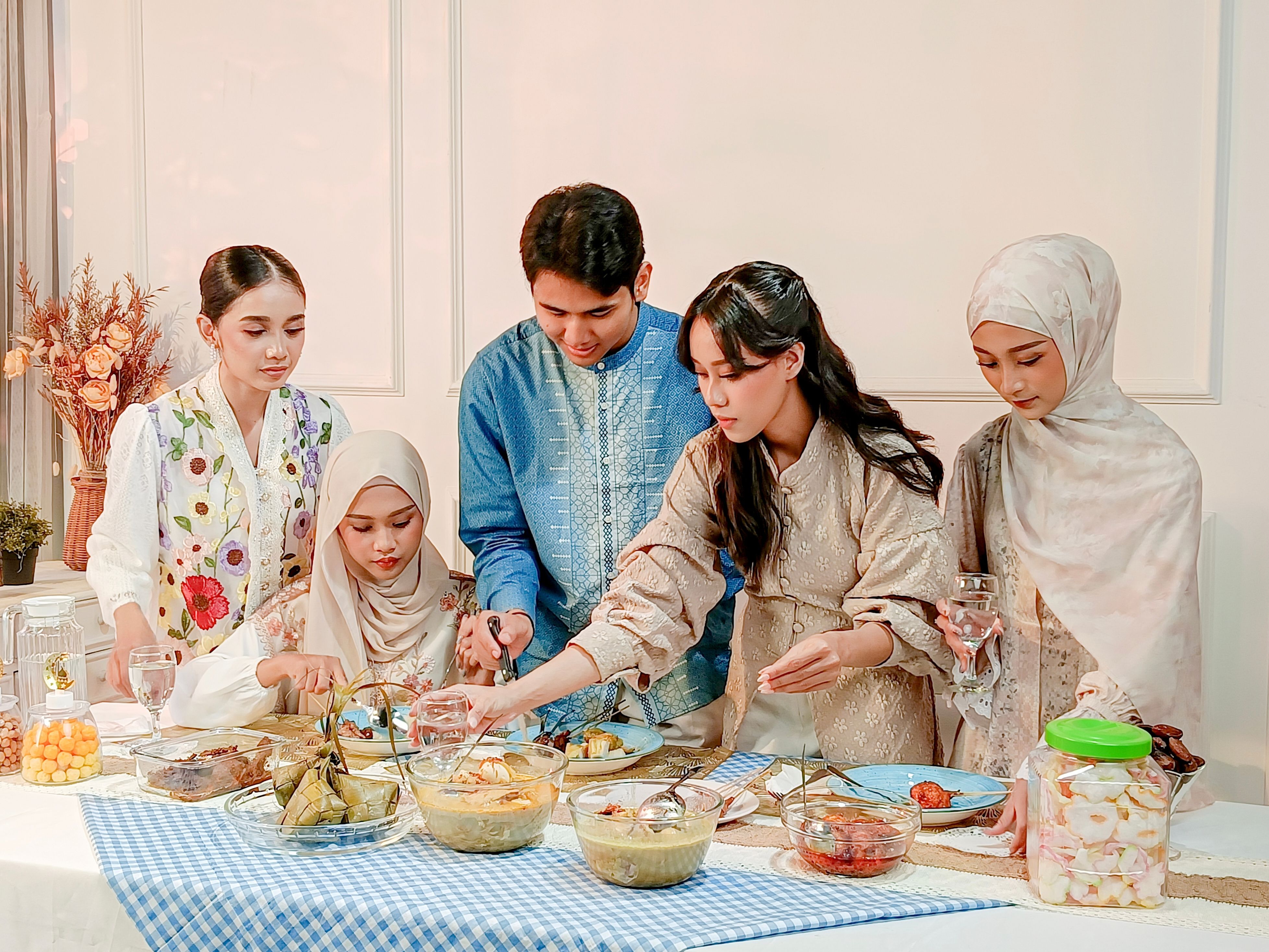La Table Sounnah : Étiquette Prophétique pour une Alimentation et une Boisson Conscientes, pour la Santé et la Barakah