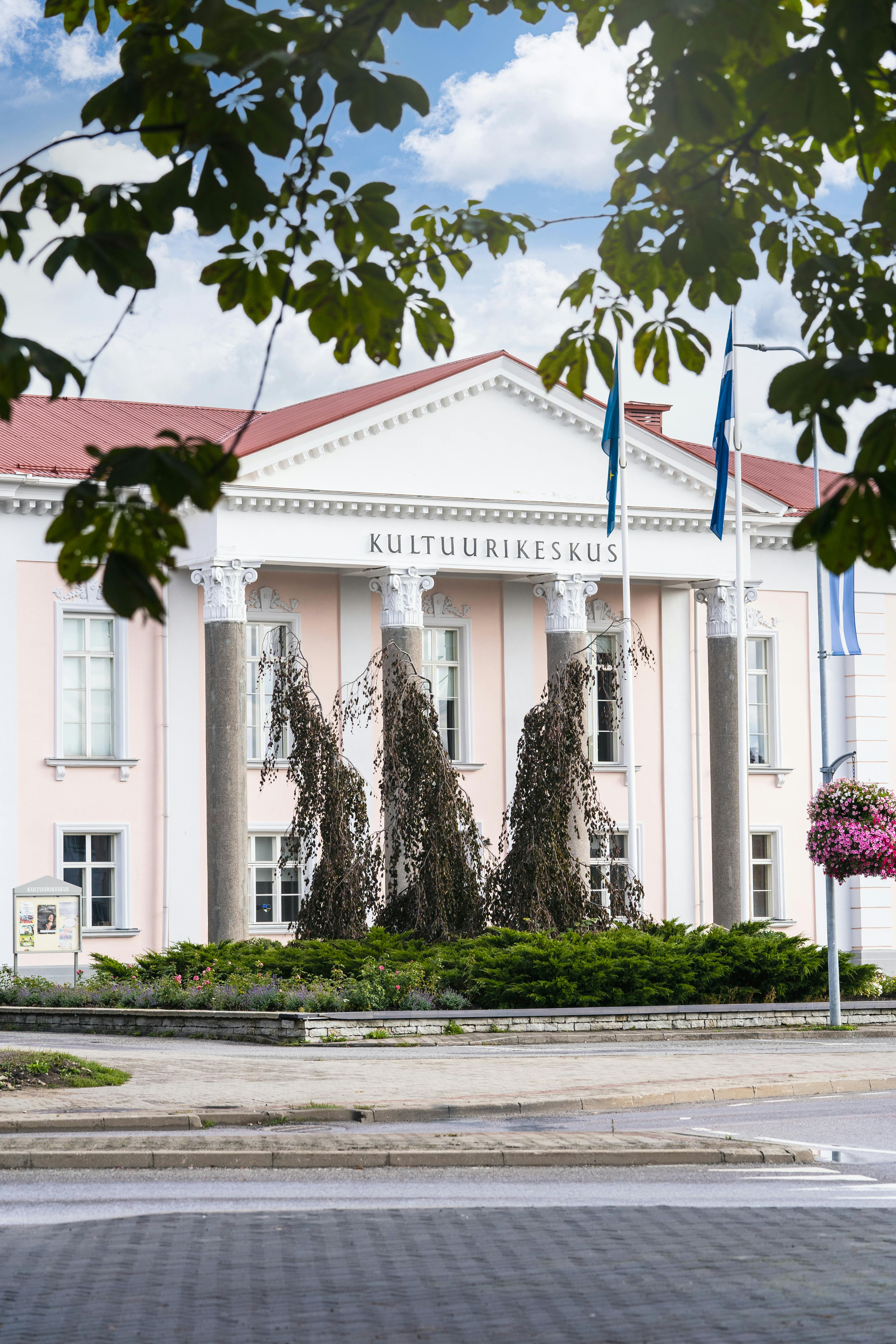 Cómo reseñar una empresa de turismo o un hotel: preguntas vitales