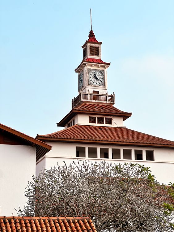 Iconic Balme Library Tower in Accra, Ghana · Free Stock Photo