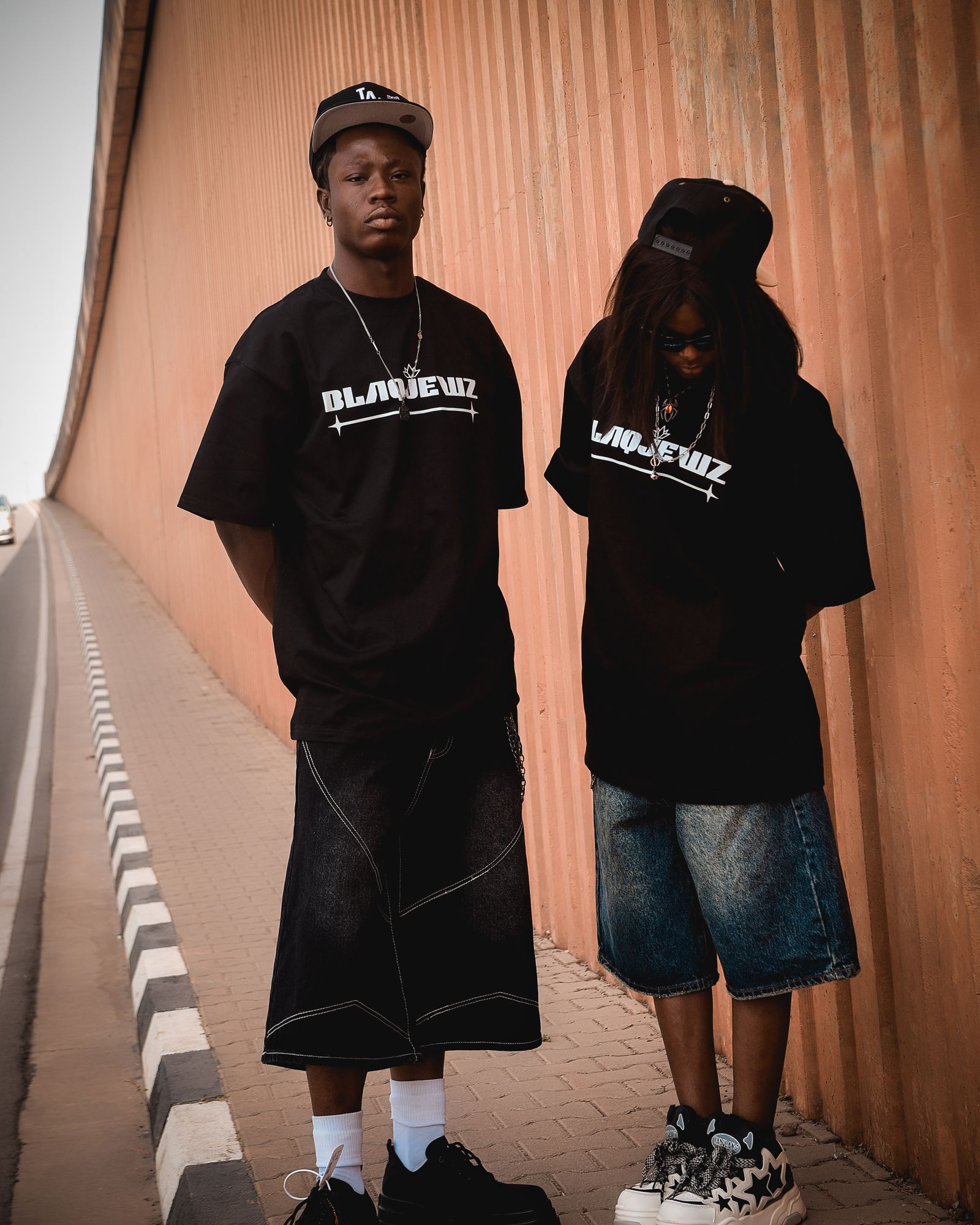 Éditorial streetwear représentant le pôle apparel