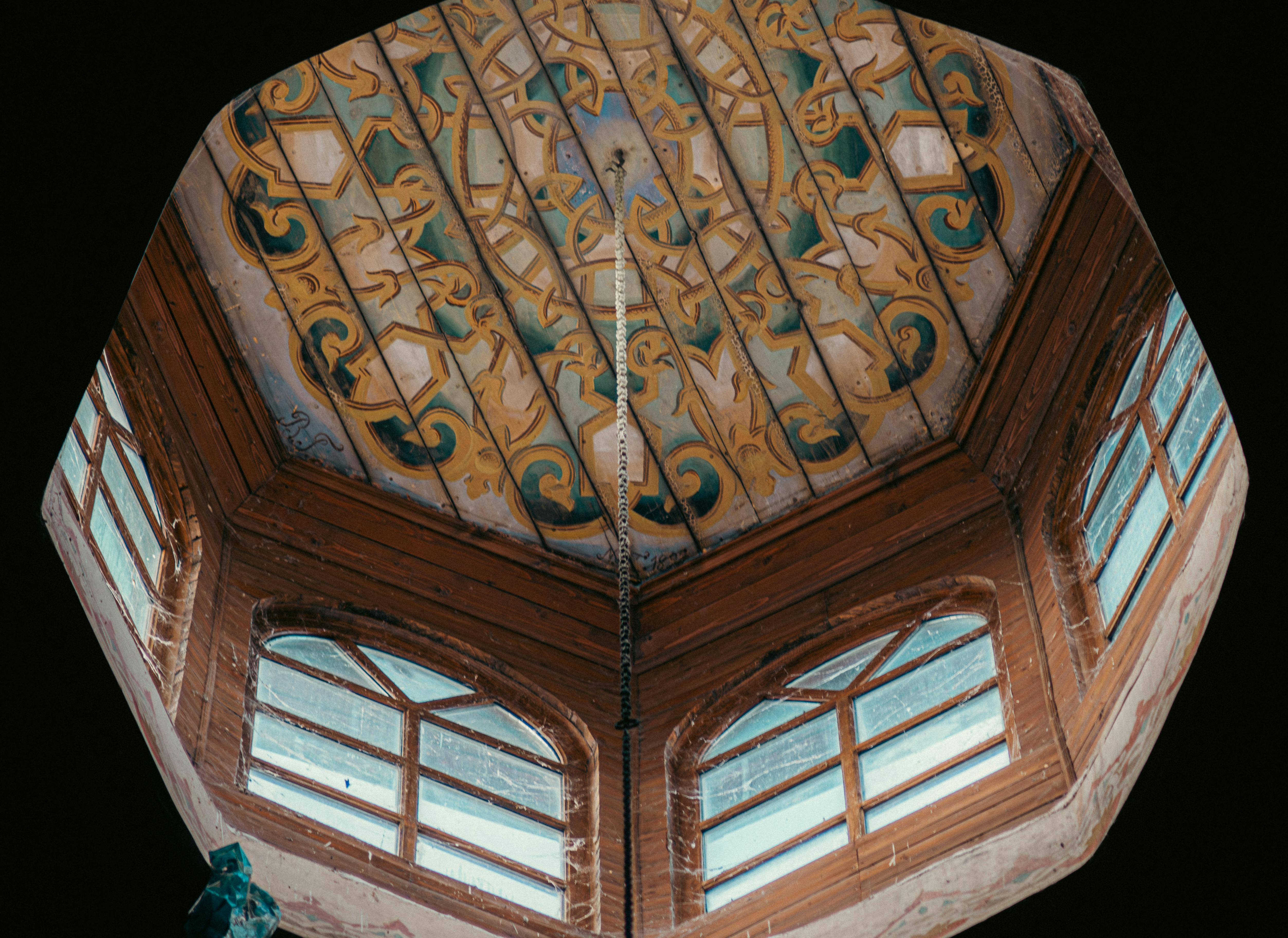 Gratis Design del soffitto ornato nella Moschea Selimiye, Edirne, Turchia, che mostra l'arte islamica. Foto a disposizione