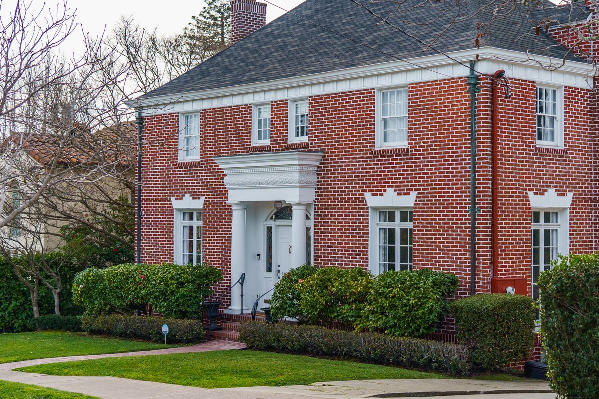 Manchester New Franklin Ohio brick colonial home with large yard and acreage