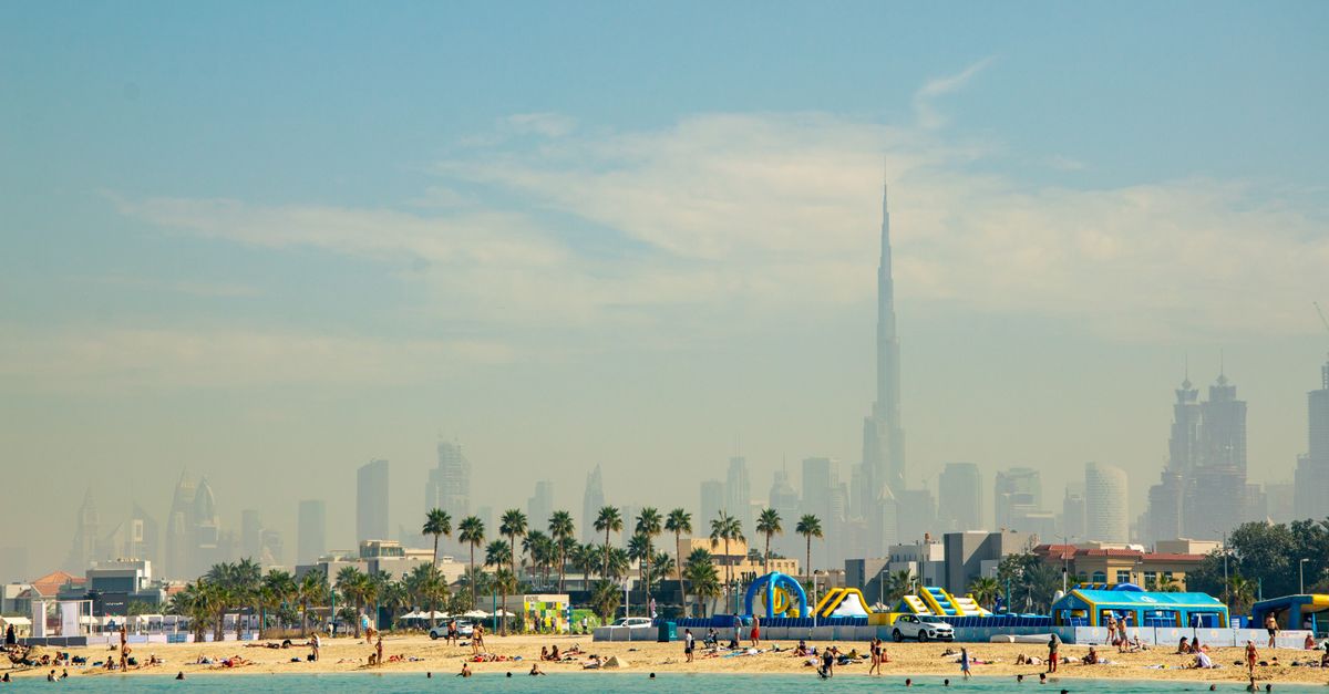 Vista del skyline de Dubái donde funciona la eSIM de los países del Golfo GCC