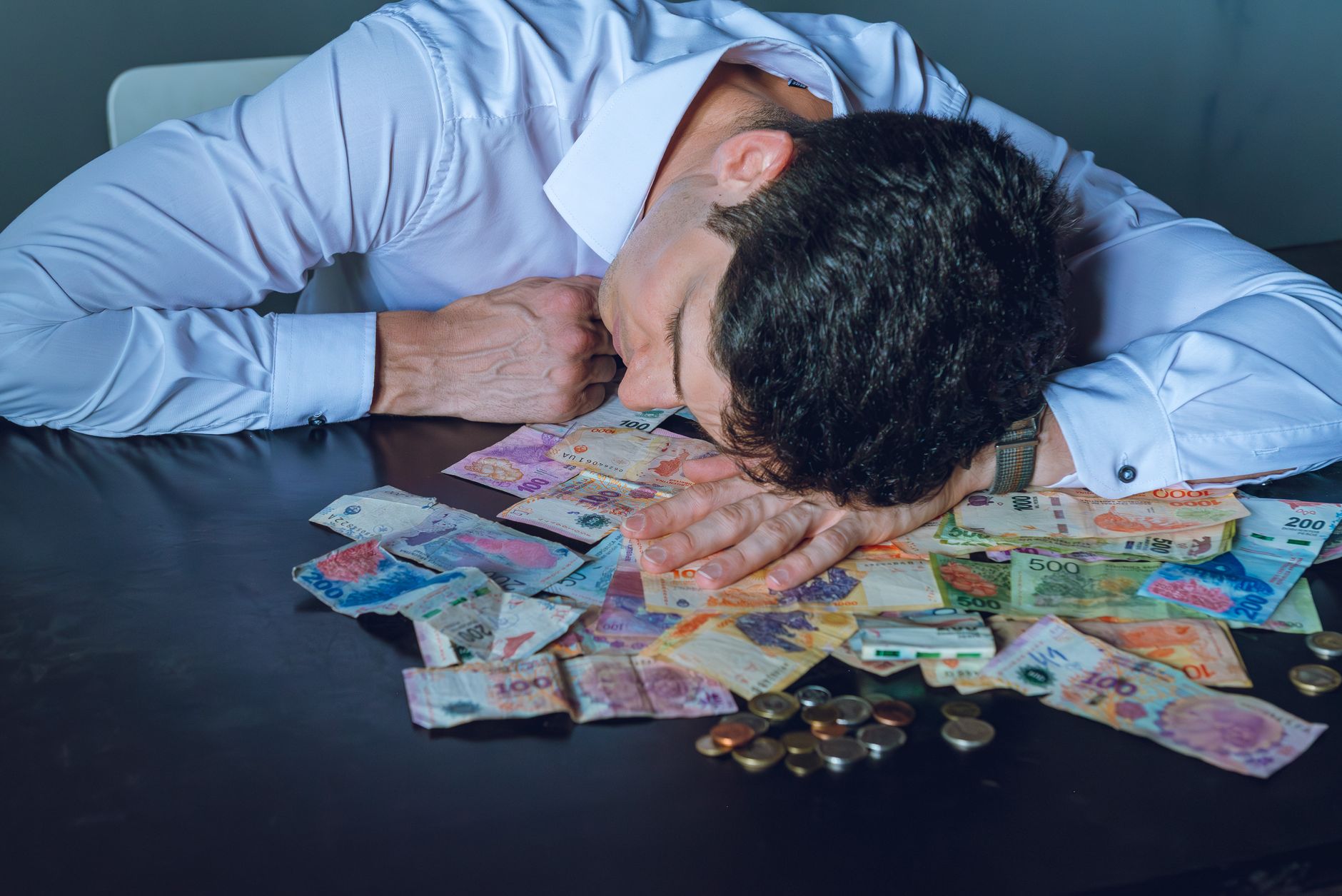 Debt Crisis Warning: Rogoff Highlights 6-7% Deficit Impact