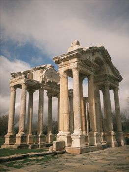 Explore the magnificent ancient ruins of Aphrodisias in Aydın, Türkiye. Perfect for history enthusiasts.
