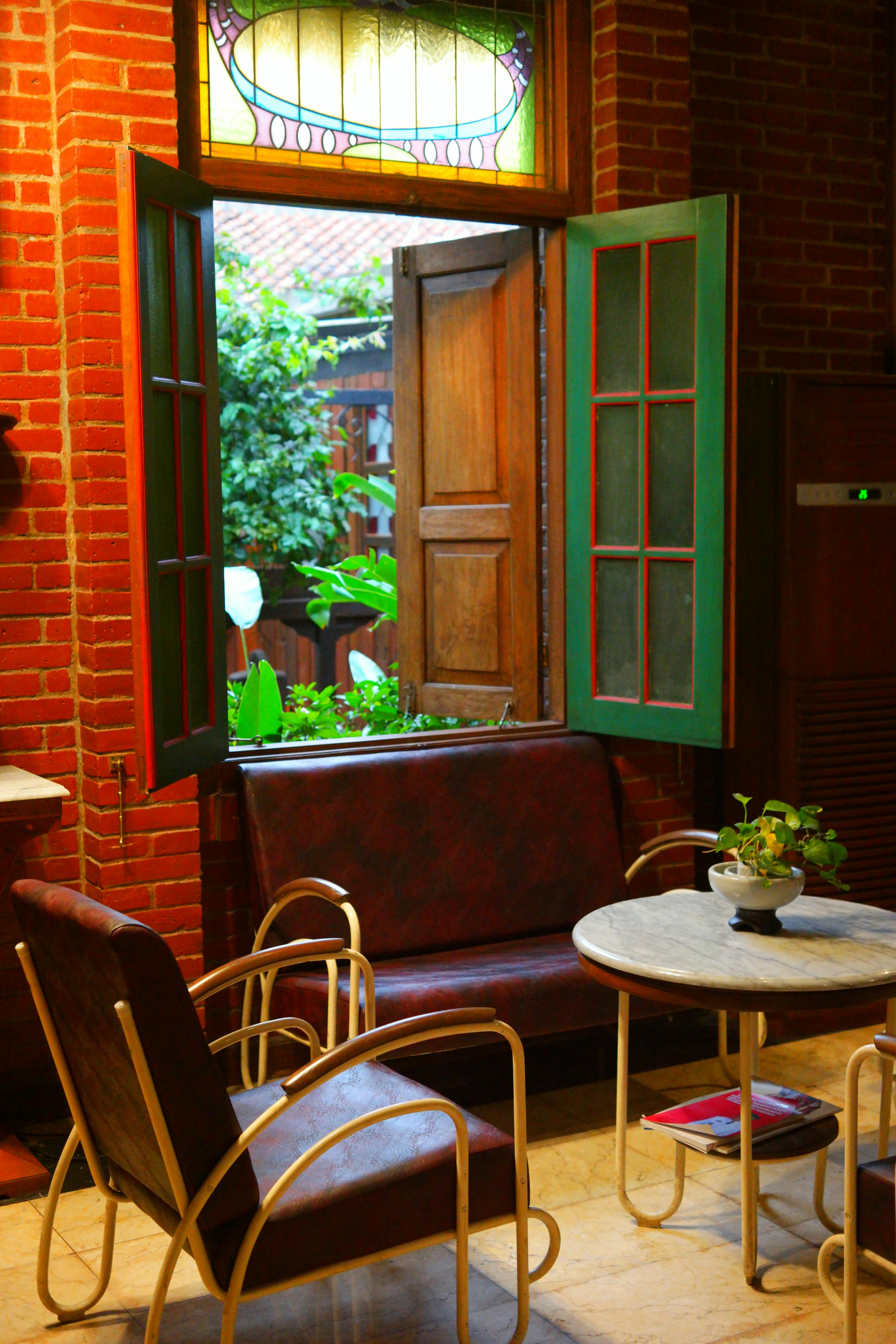 Ücretsiz açık pencere, alımlı, artistik içeren Ücretsiz stok fotoğraf Stok Fotoğraflar