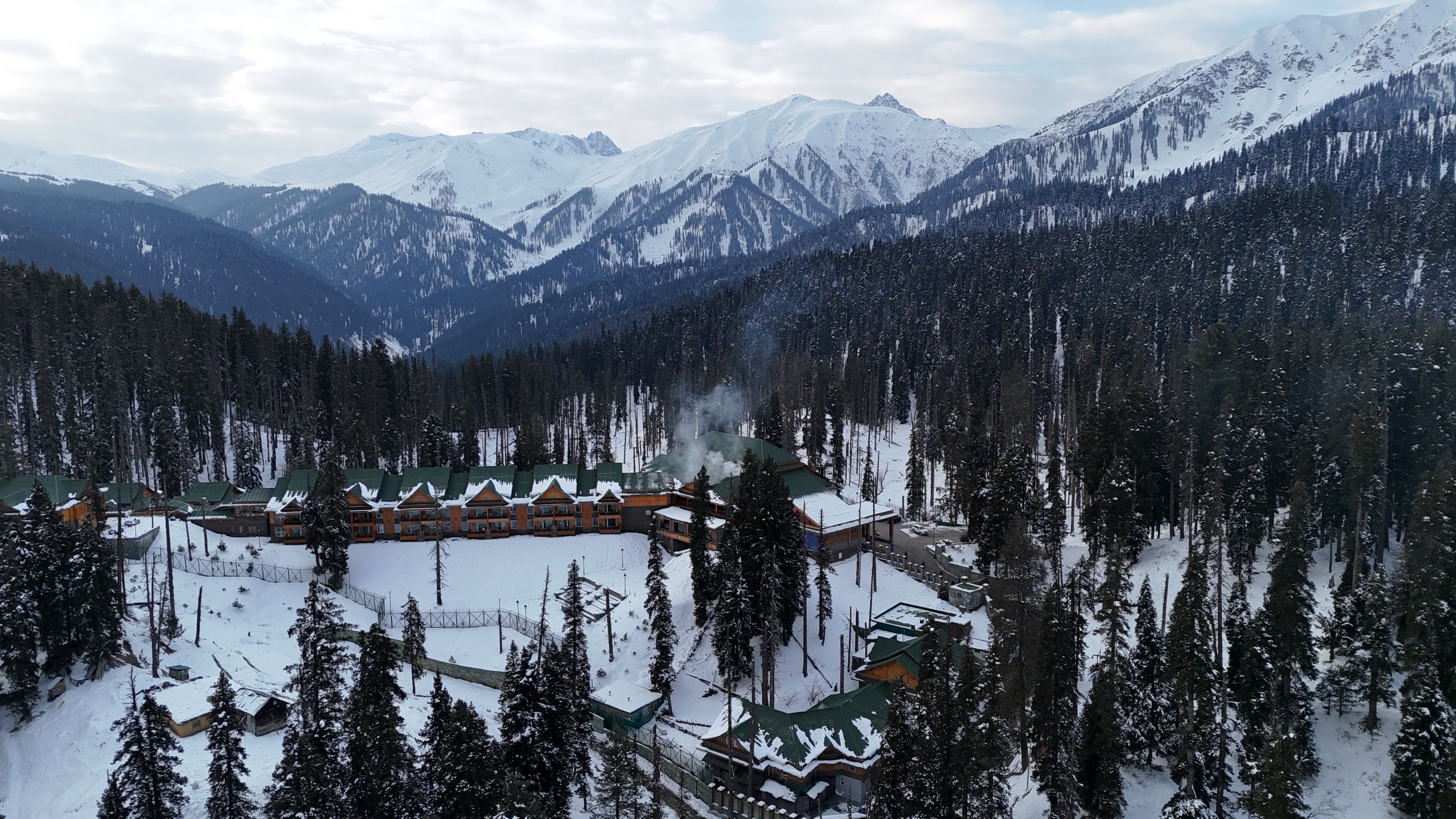 general travels majestic — Photo by Munawar Maqsood on Pexels