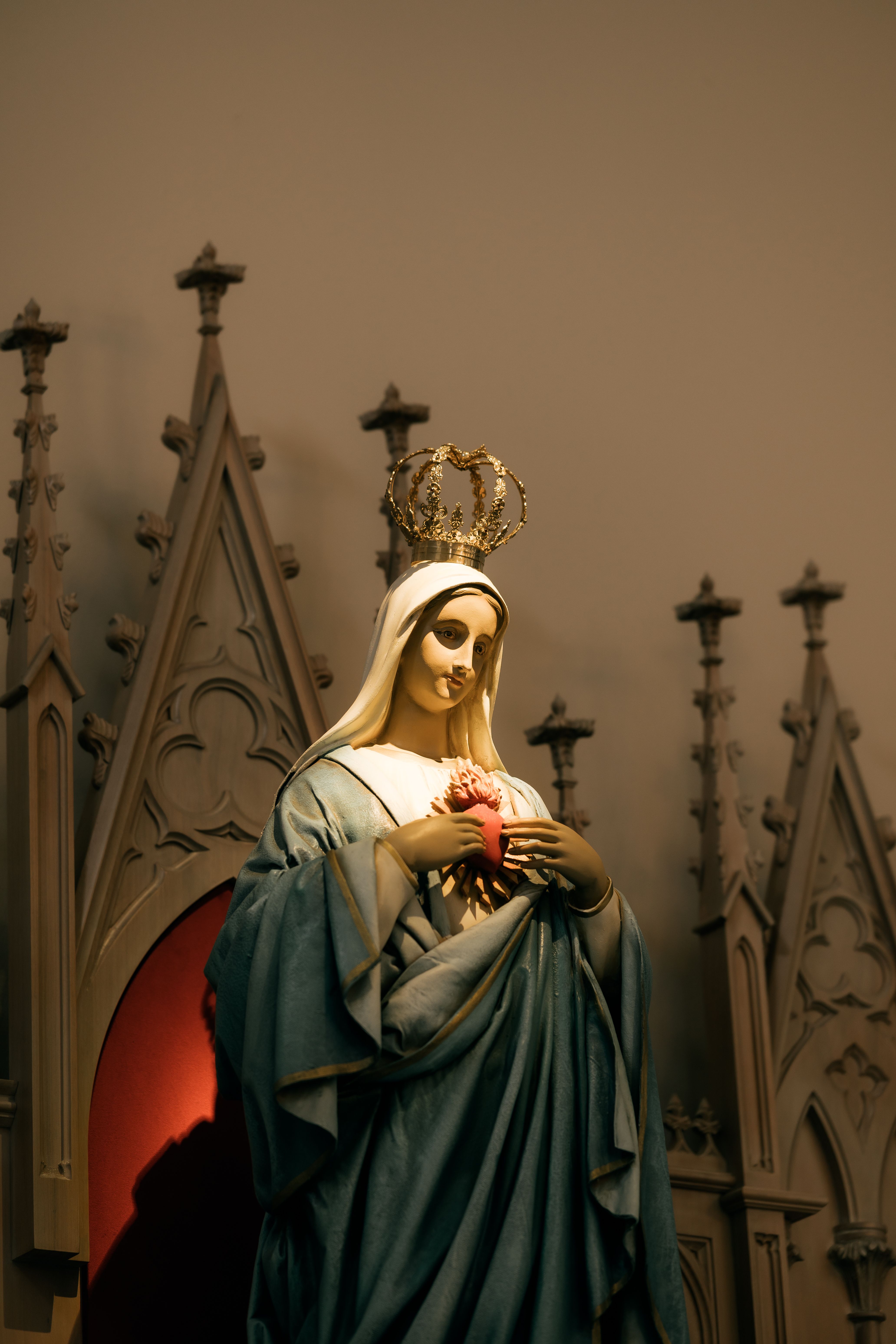 Statue of the Virgin Mary with Crown in Church · Free Stock Photo