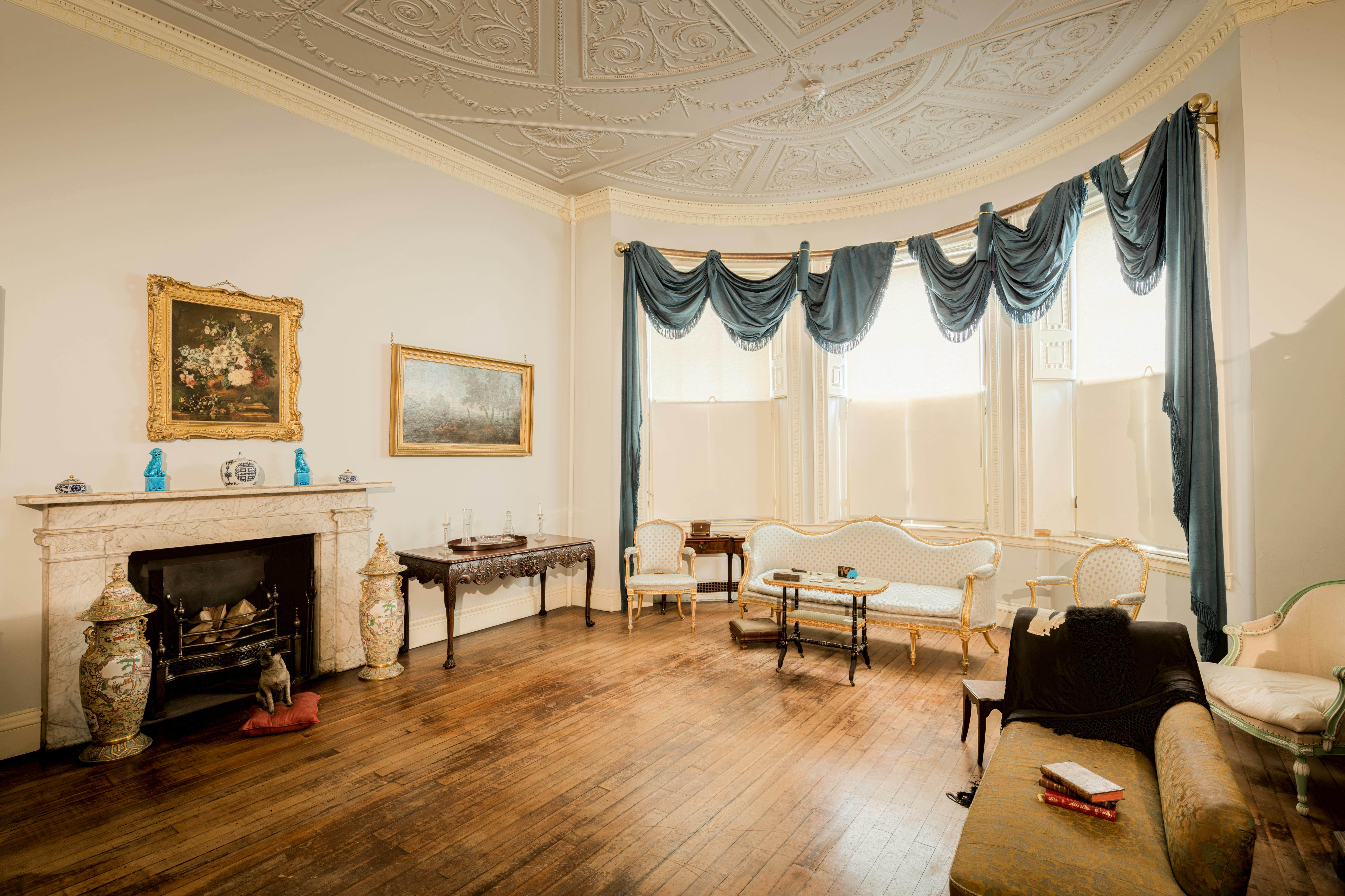 Exclusive | New Jersey auction house selling off Jeffrey Epstein's decor — Photo by Michael D Beckwith on Pexels