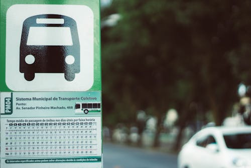 Základová fotografie zdarma na téma autobusová zastávka, autobusy, hodina