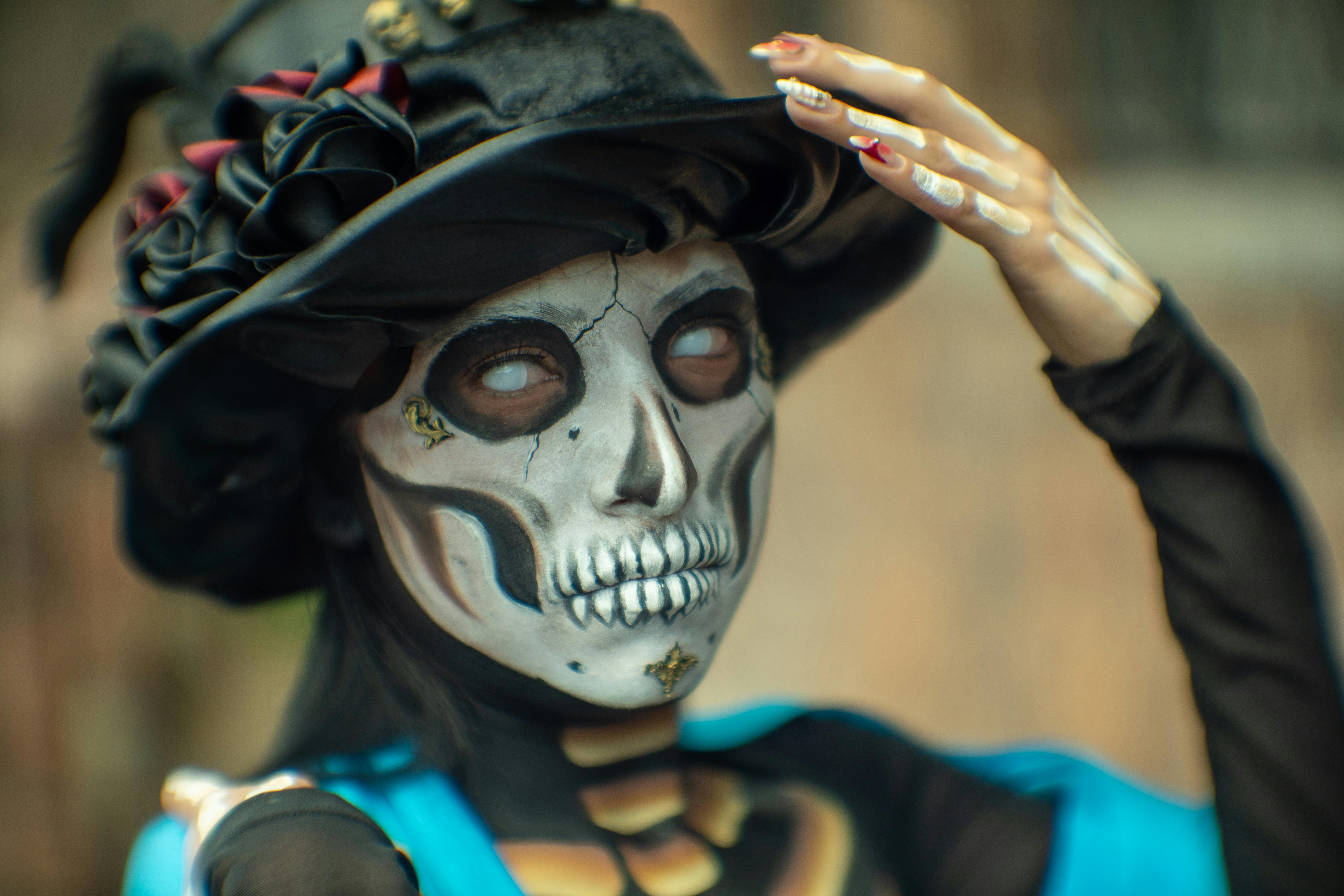 Zadarmo Umelecký make-up k Catrinám počas Dňa mŕtvych v Mexico City, ktorý predstavuje mexickú kultúru. Fotka z fotobanky