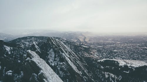 Gratis stockfoto met antenne, besneeuwde berg, drone