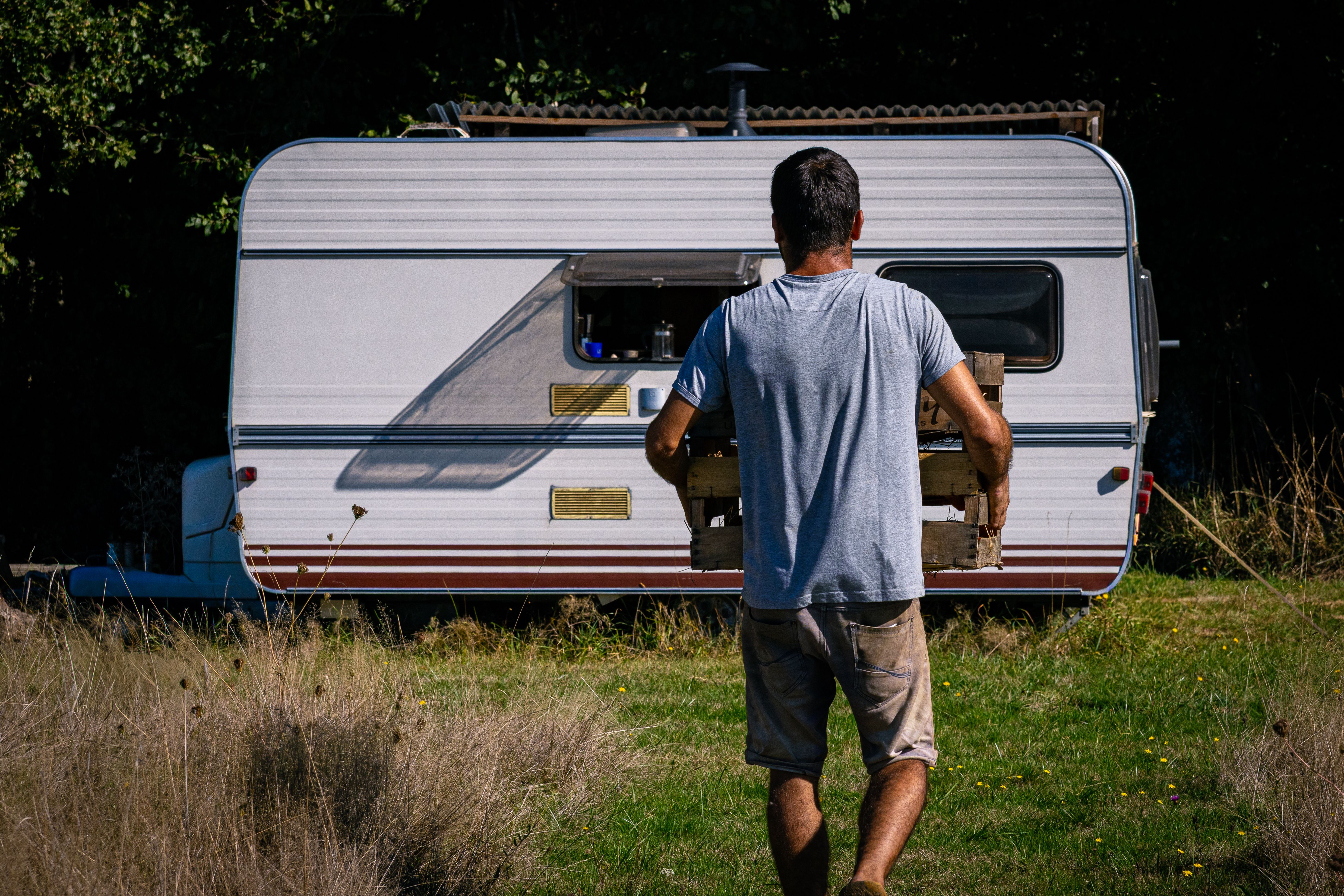 Automatic vs. Manual RV Leveling Systems [2026]: Which Is Better?