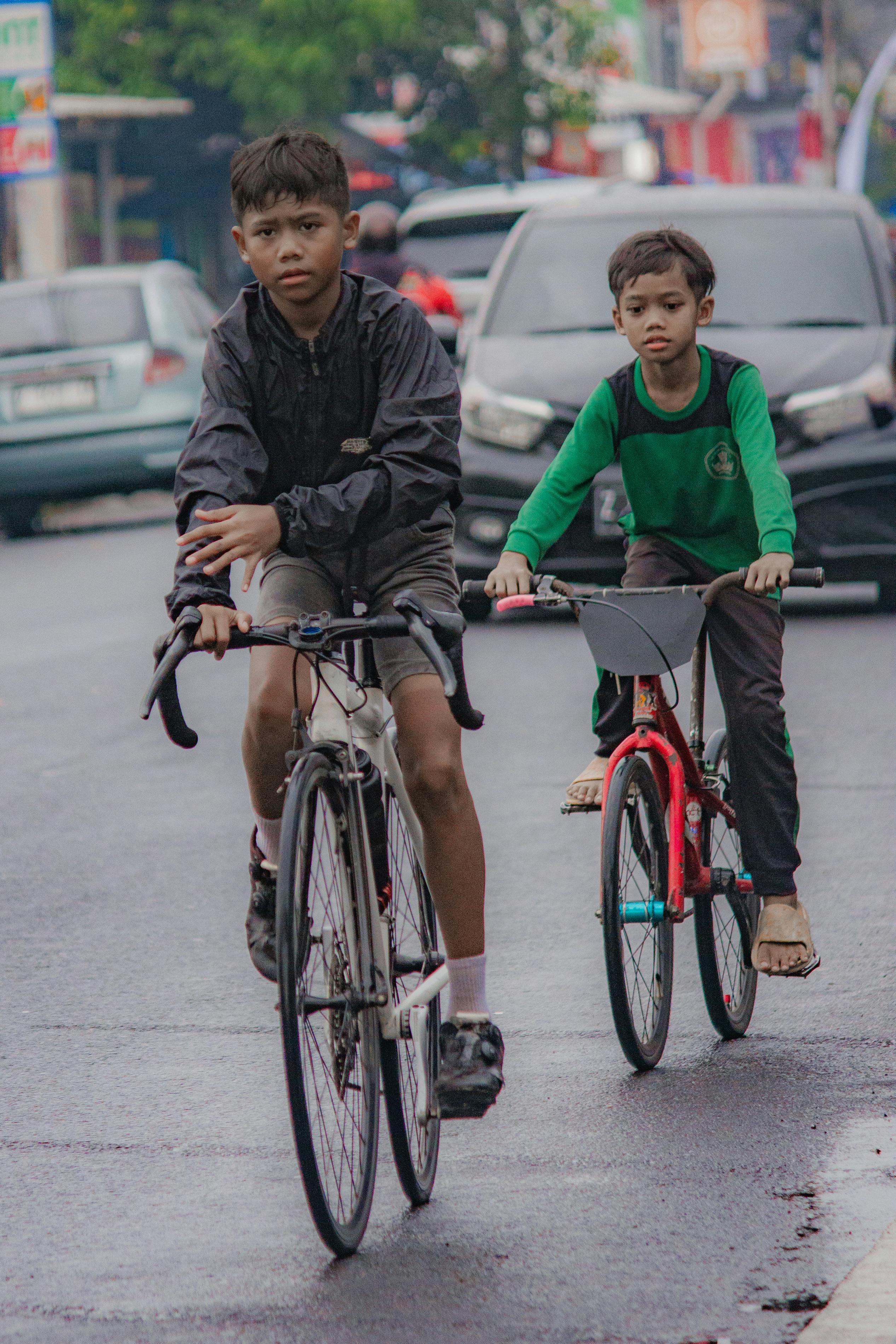 Δωρεάν στοκ φωτογραφιών με αγόρια, άσκηση, αστικό περιβάλλον Φωτογραφία από στοκ φωτογραφιών