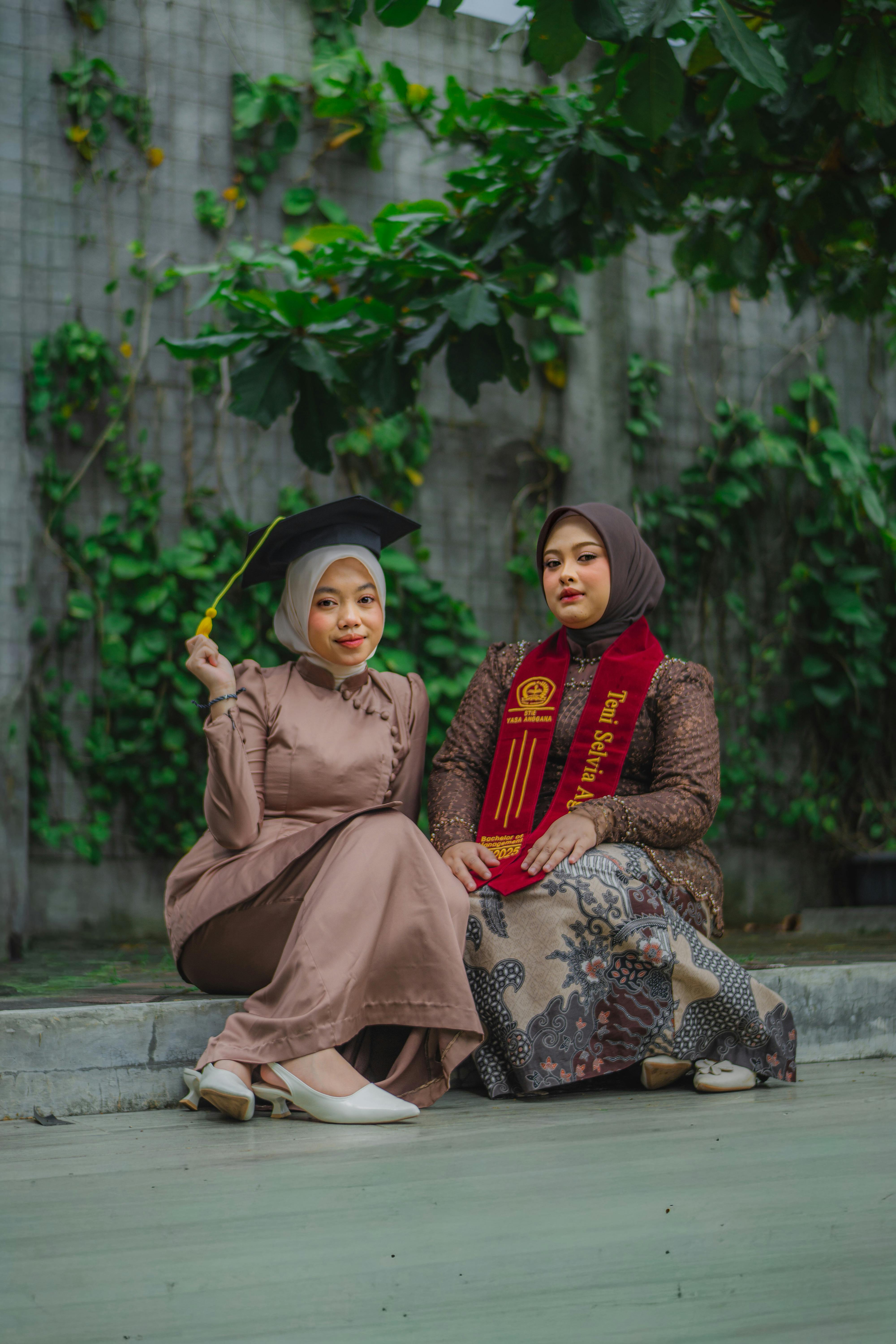 Δωρεάν στοκ φωτογραφιών με pride, ακαδημαϊκό regalia, ακαδημαϊκό φύλλο Φωτογραφία από στοκ φωτογραφιών