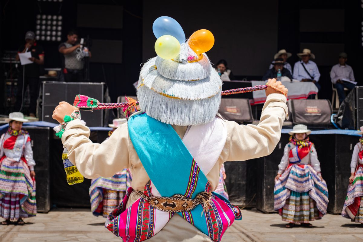 Pareja bailando zamba