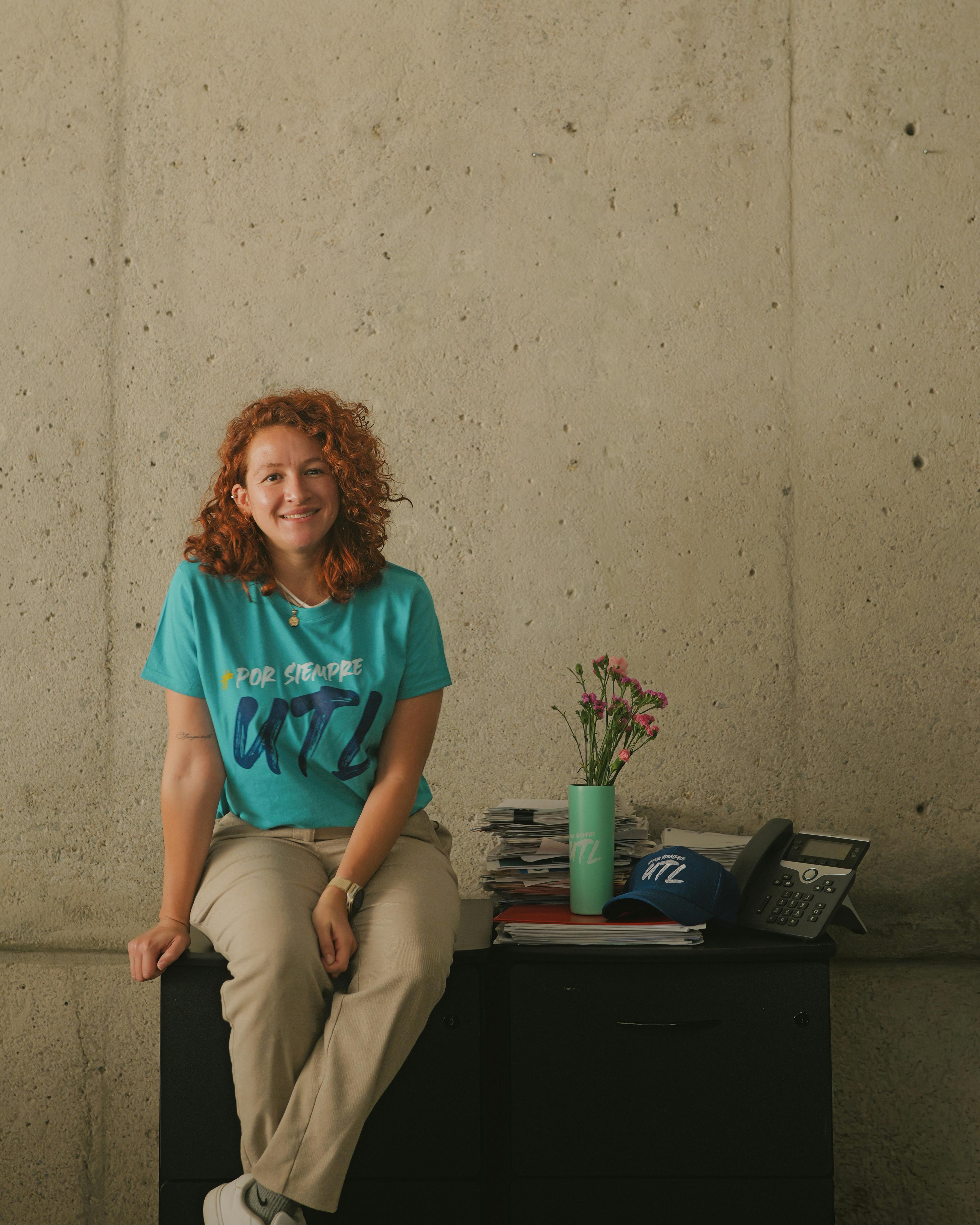 Ilmainen kuvapankkikuva tunnisteilla # sisätiloissa, ammattilainen, asento Kuvapankkikuva