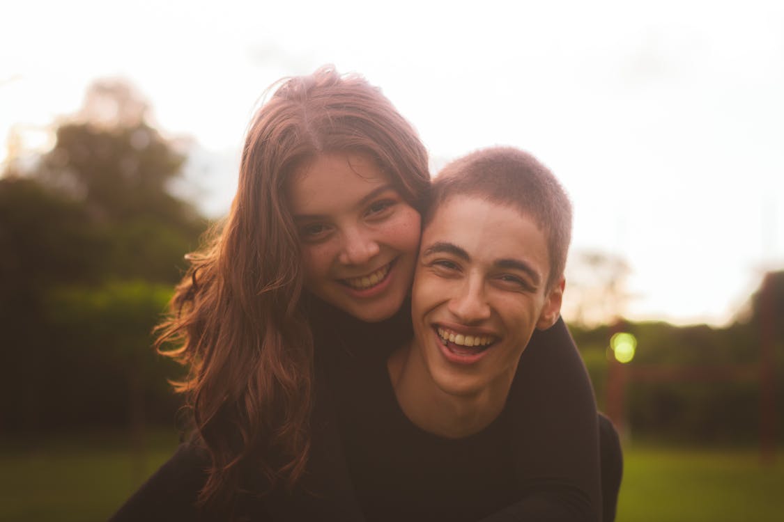 Free 男と女の笑顔 Stock Photo